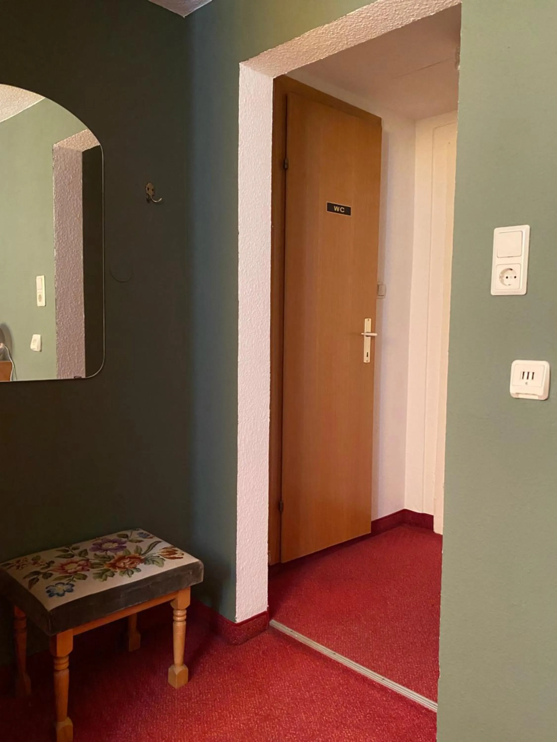 Toilet in Honolulu Hotel