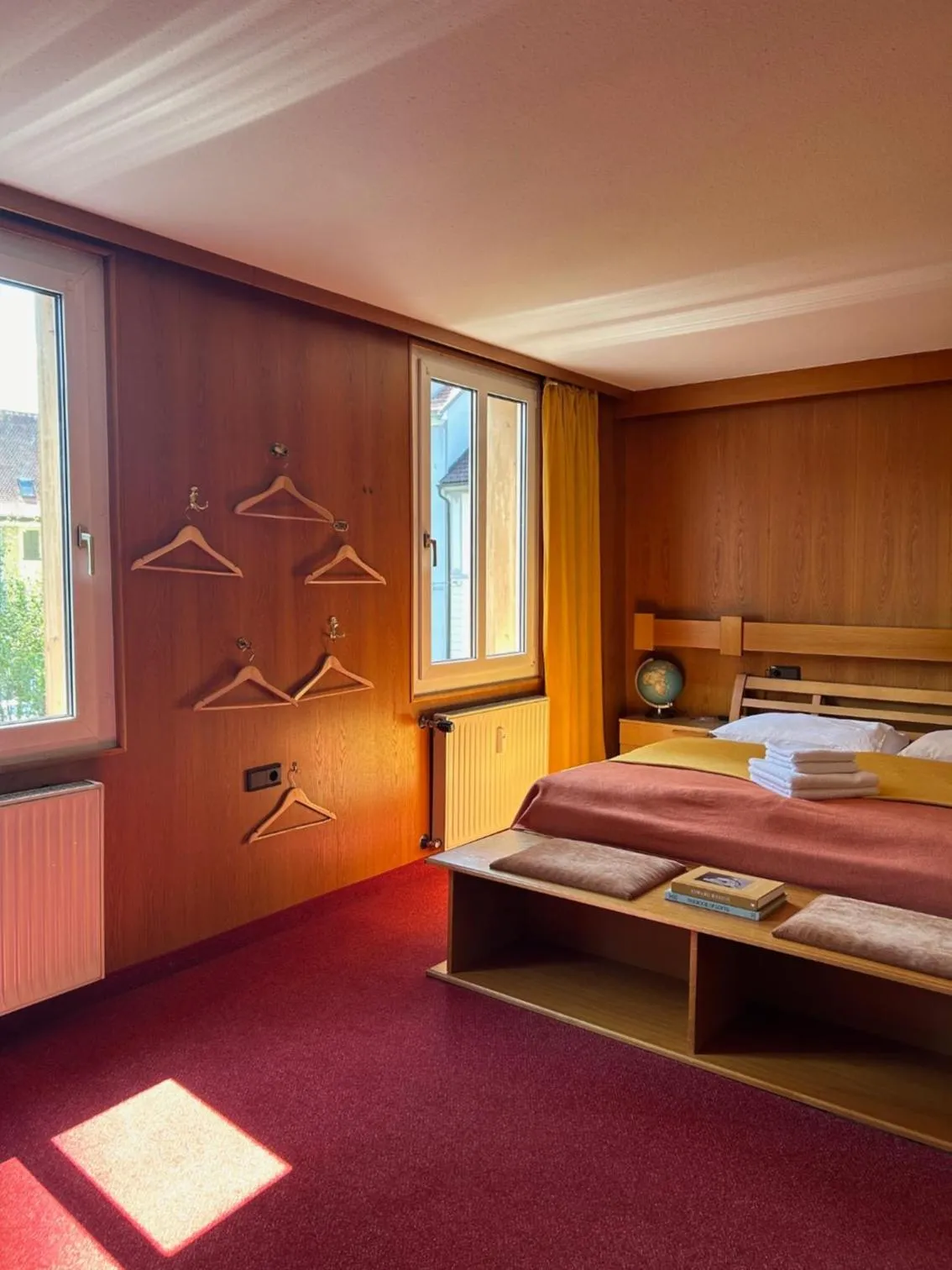 Photo of the whole room in Honolulu Hotel