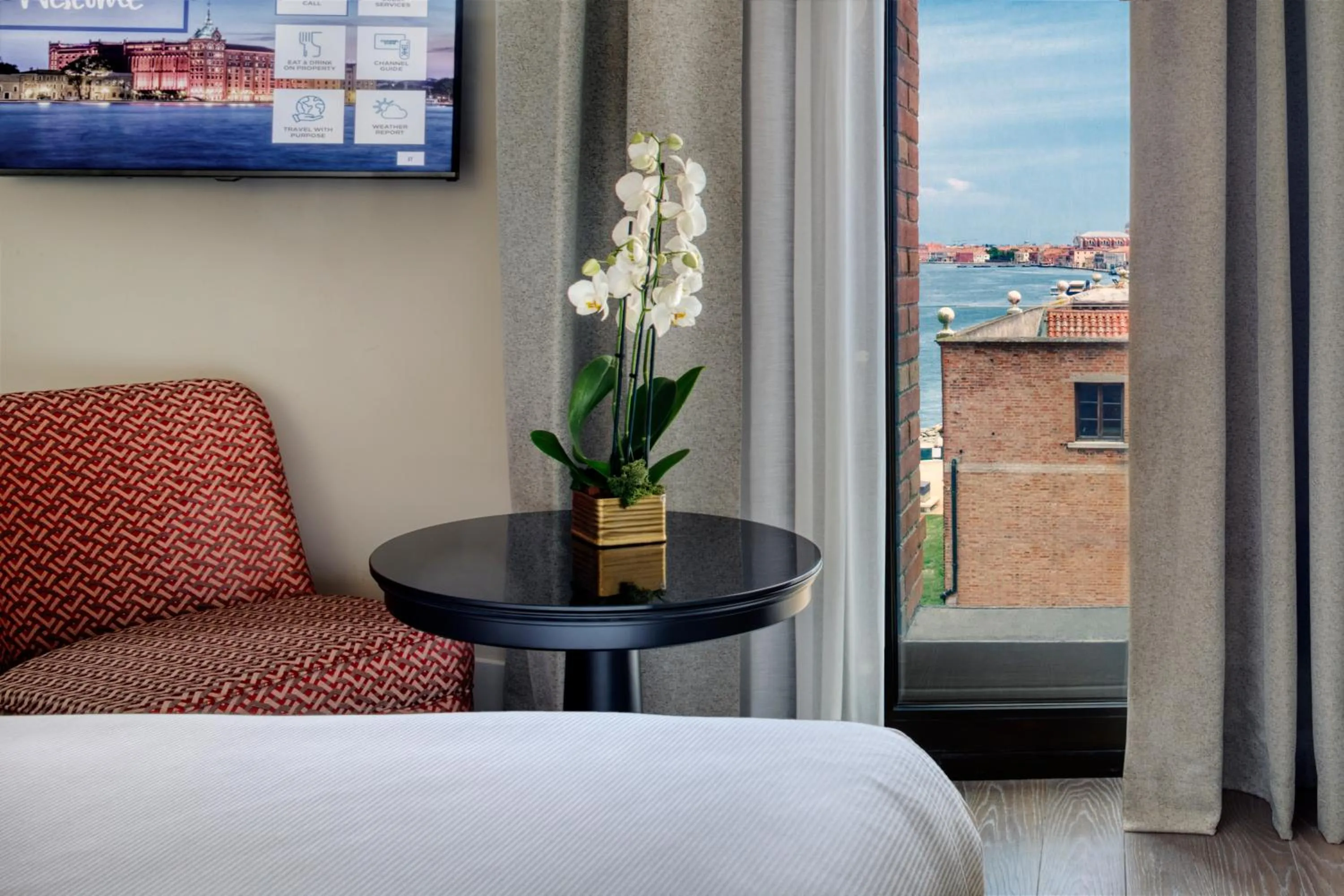 Bedroom, Bed in Hilton Molino Stucky Venice