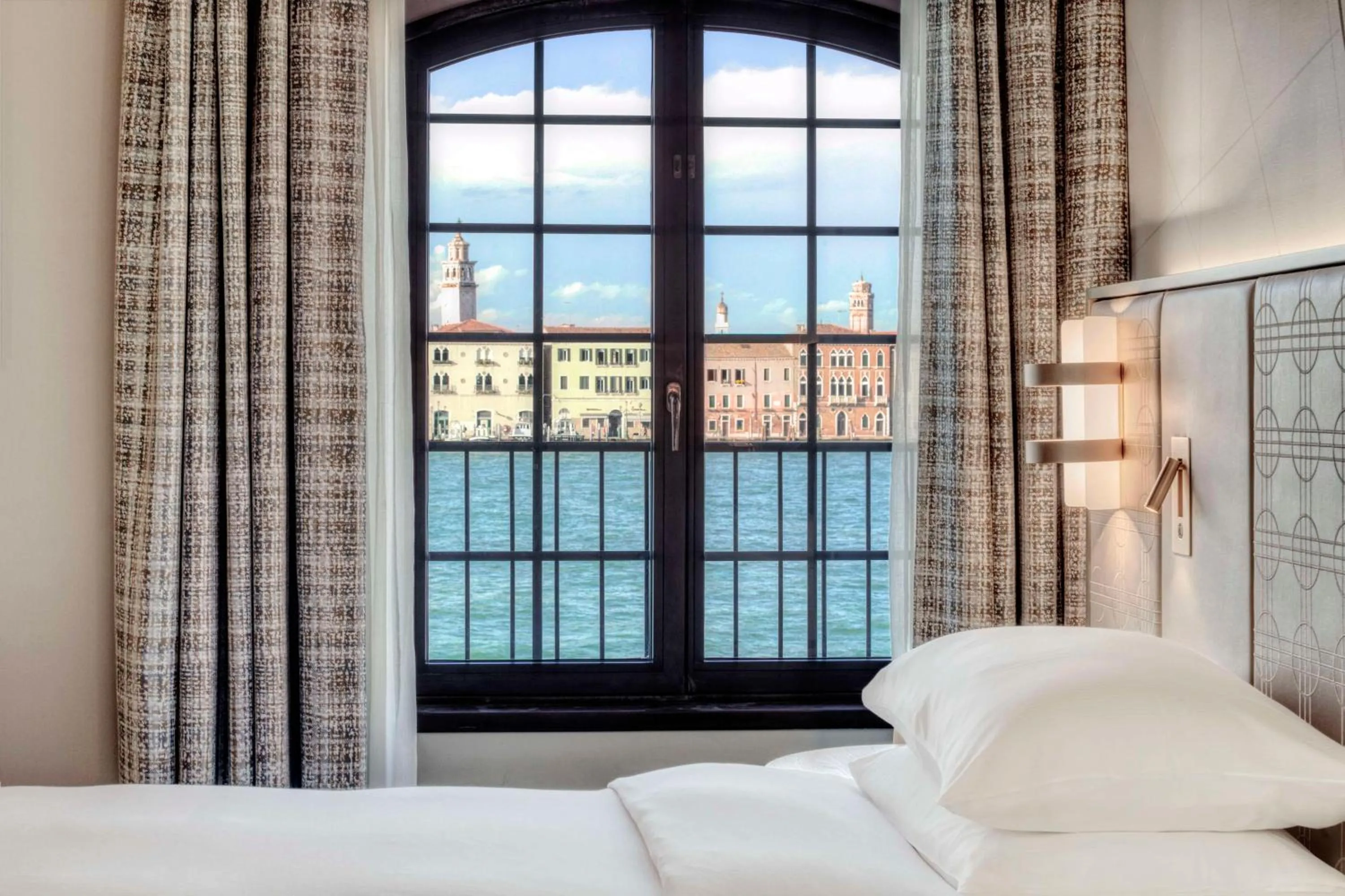 Bed in Hilton Molino Stucky Venice