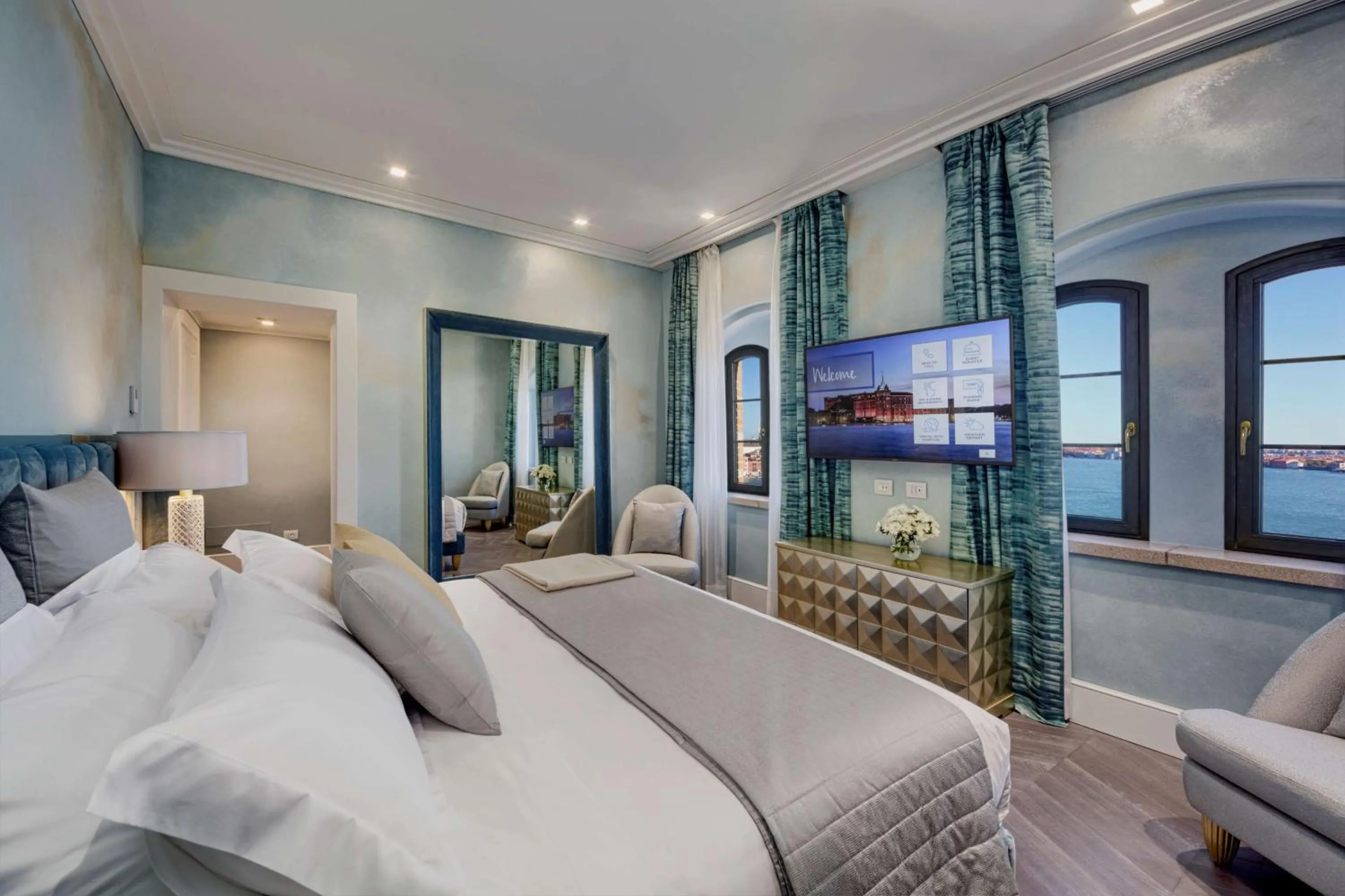 Bedroom, Bed in Hilton Molino Stucky Venice