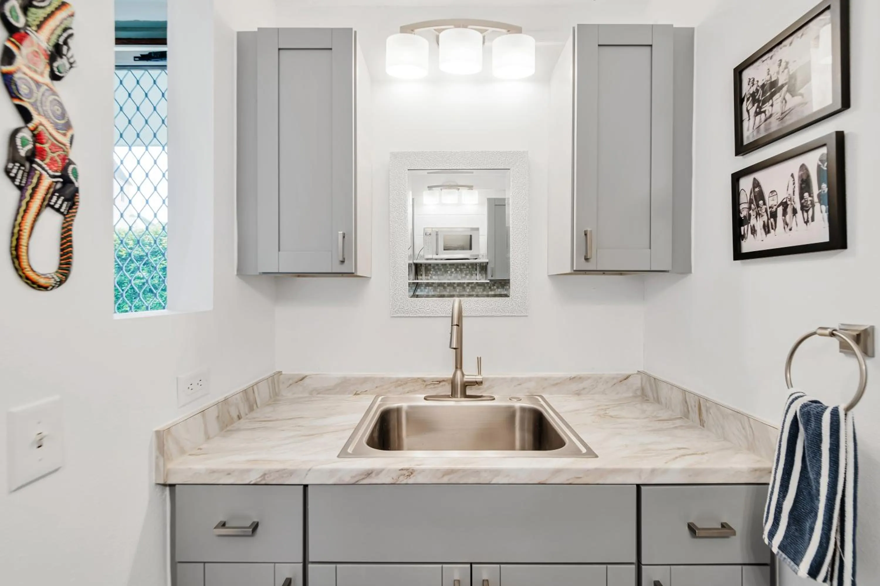 Kitchen or kitchenette in Kona Islander Inn - Prime Downtown Location with Hot Tub, Pool & Beach