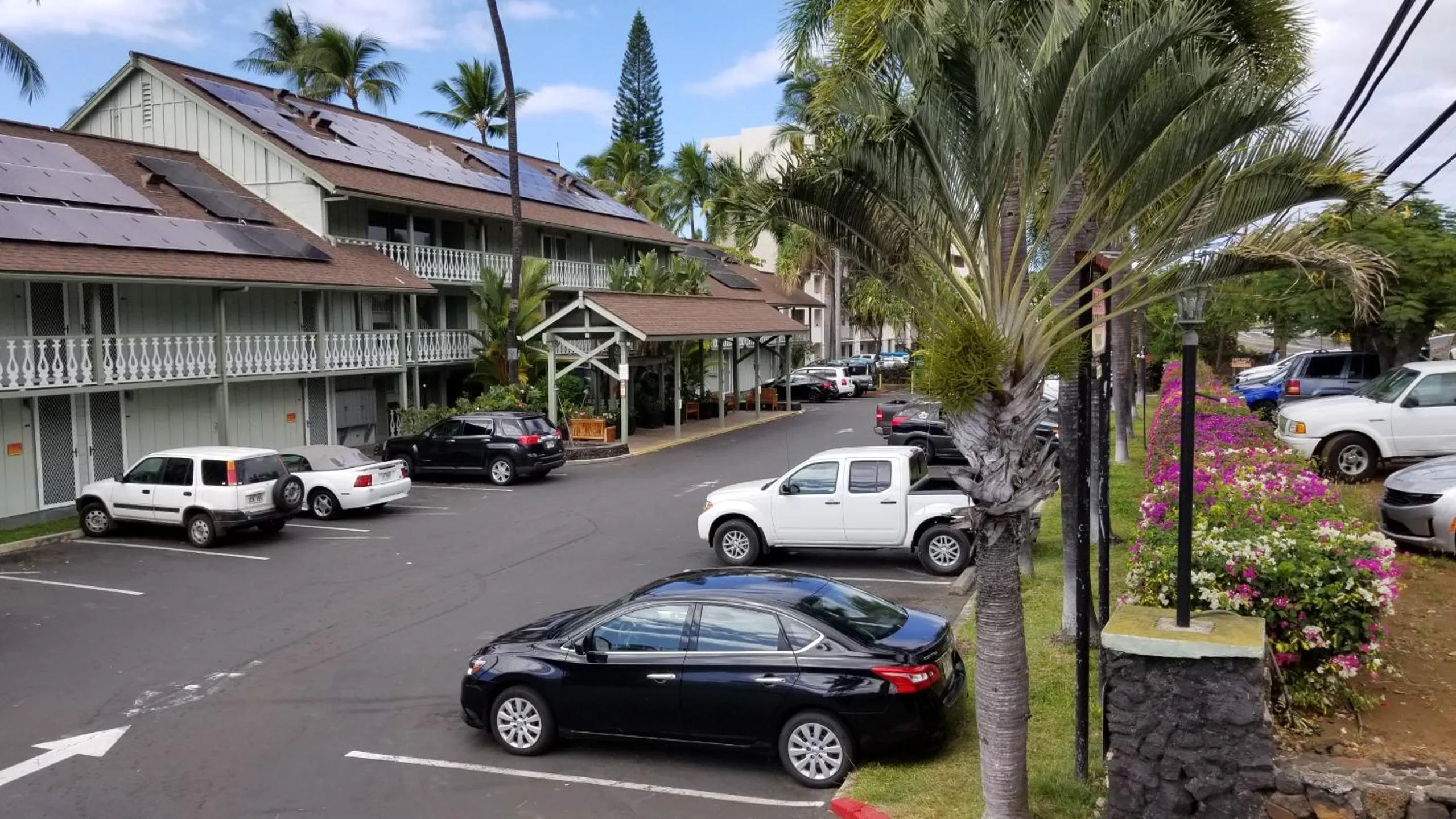 Property building in Kona Islander Inn - Prime Downtown Location with Hot Tub, Pool & Beach