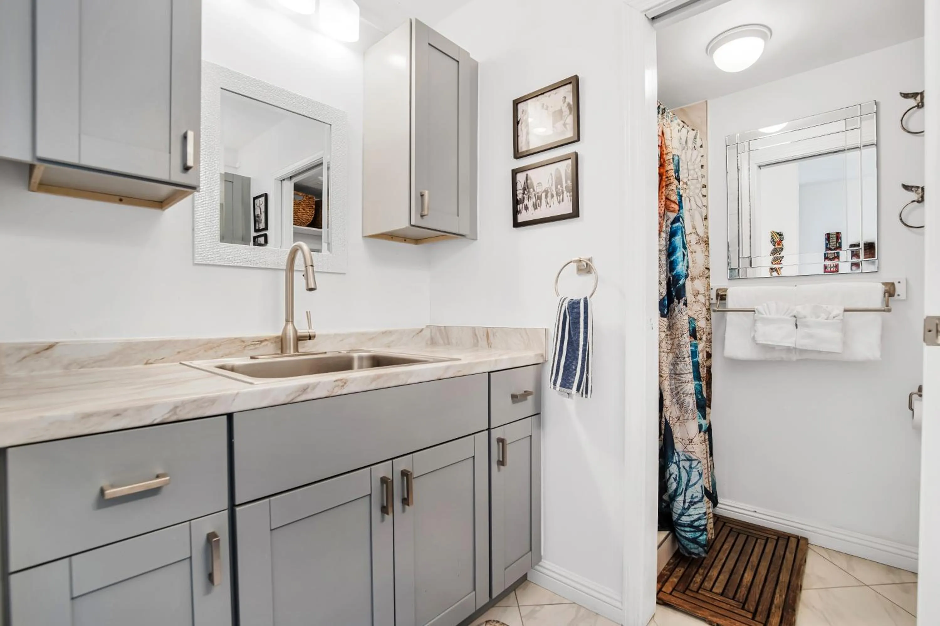 Kitchen or kitchenette in Kona Islander Inn - Prime Downtown Location with Hot Tub, Pool & Beach