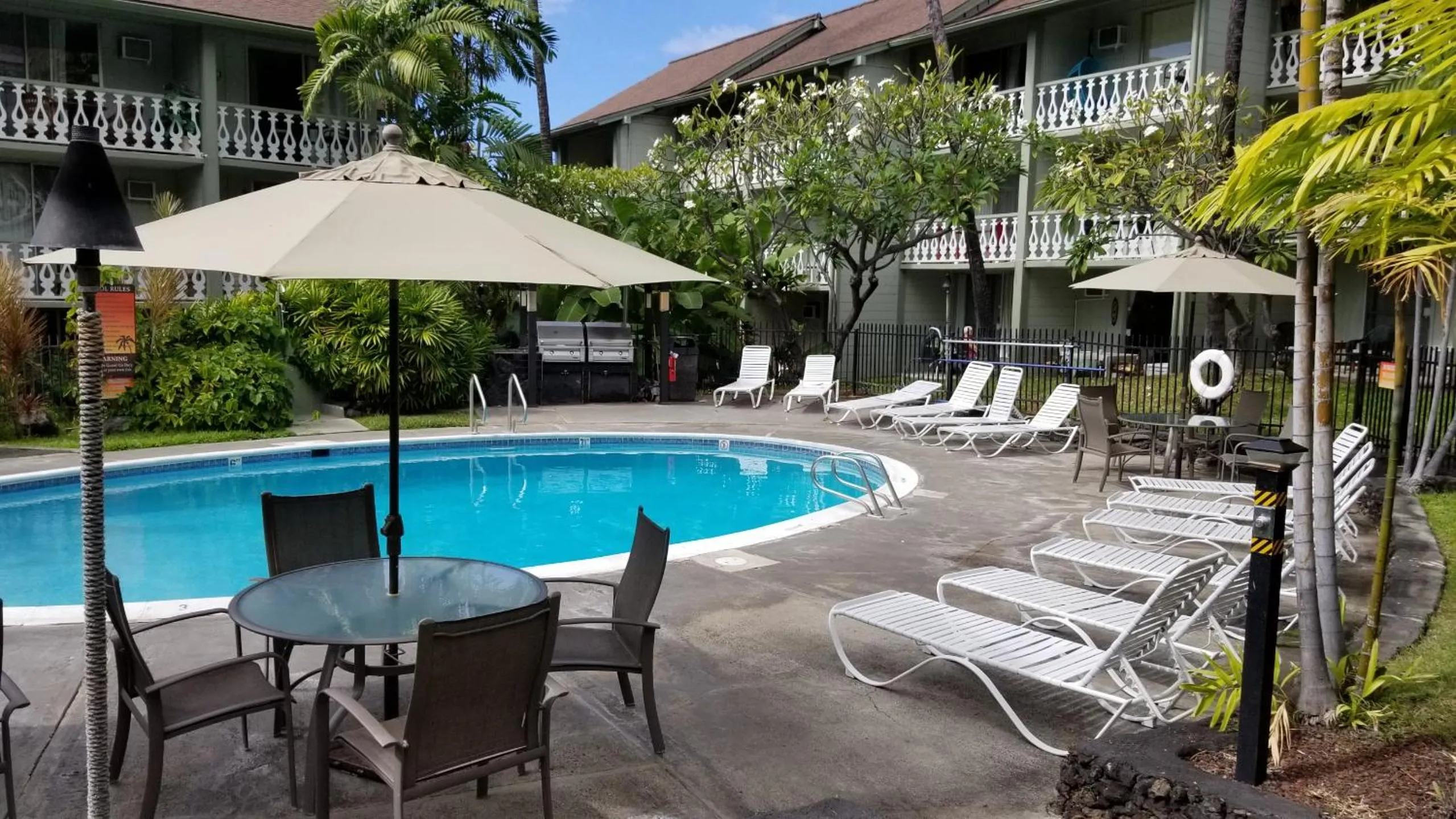 Property building in Kona Islander Inn - Prime Downtown Location with Hot Tub, Pool & Beach