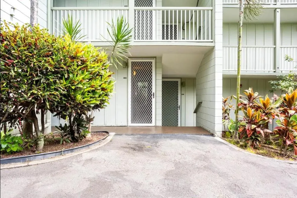 Property building in Kona Islander Inn - Prime Downtown Location with Hot Tub, Pool & Beach