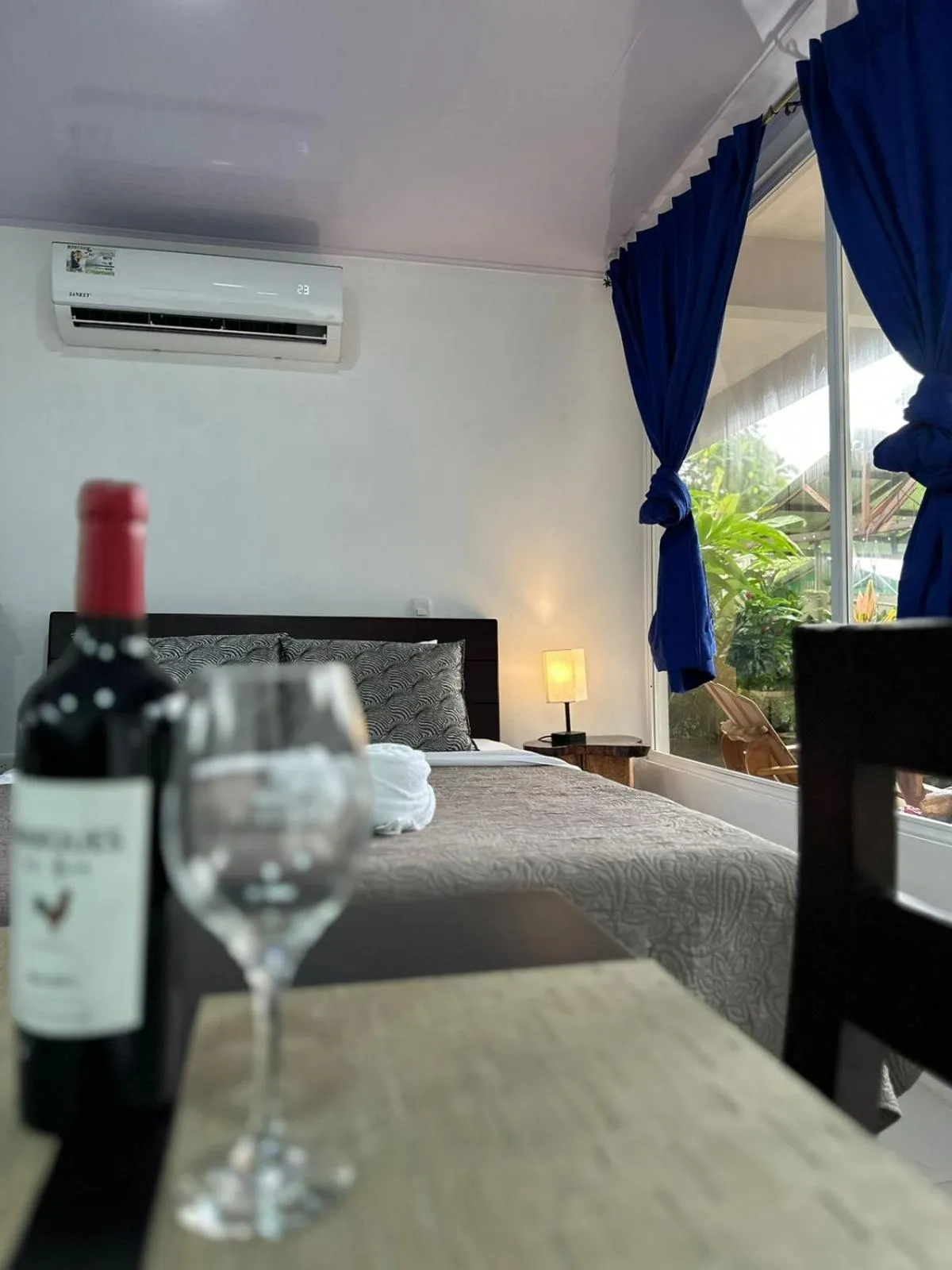 Bed in Hotel Serendipity