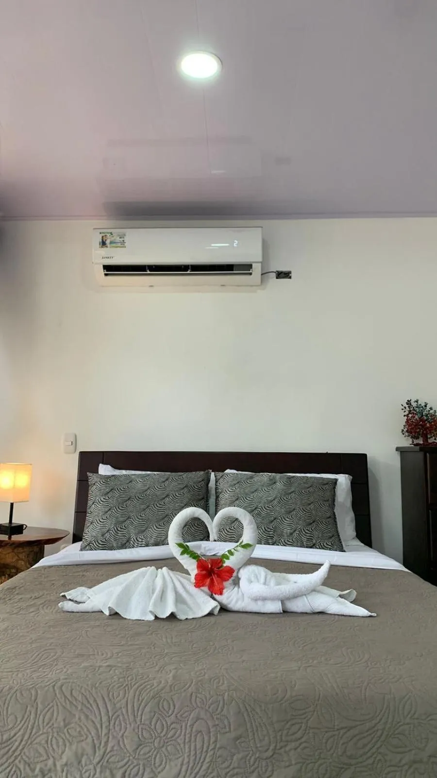 Property building, Bed in Hotel Serendipity