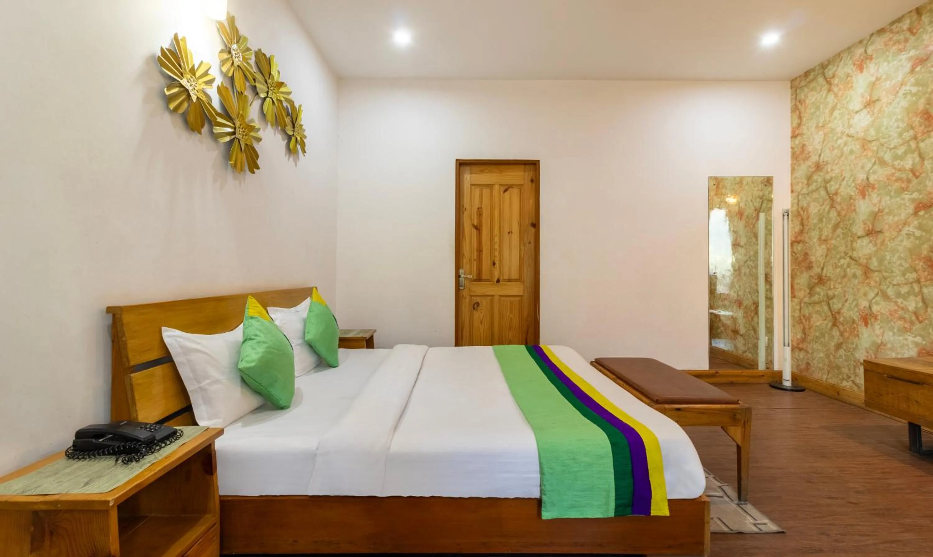 Bedroom, Bed in Treebo Vista Lago With Lake View