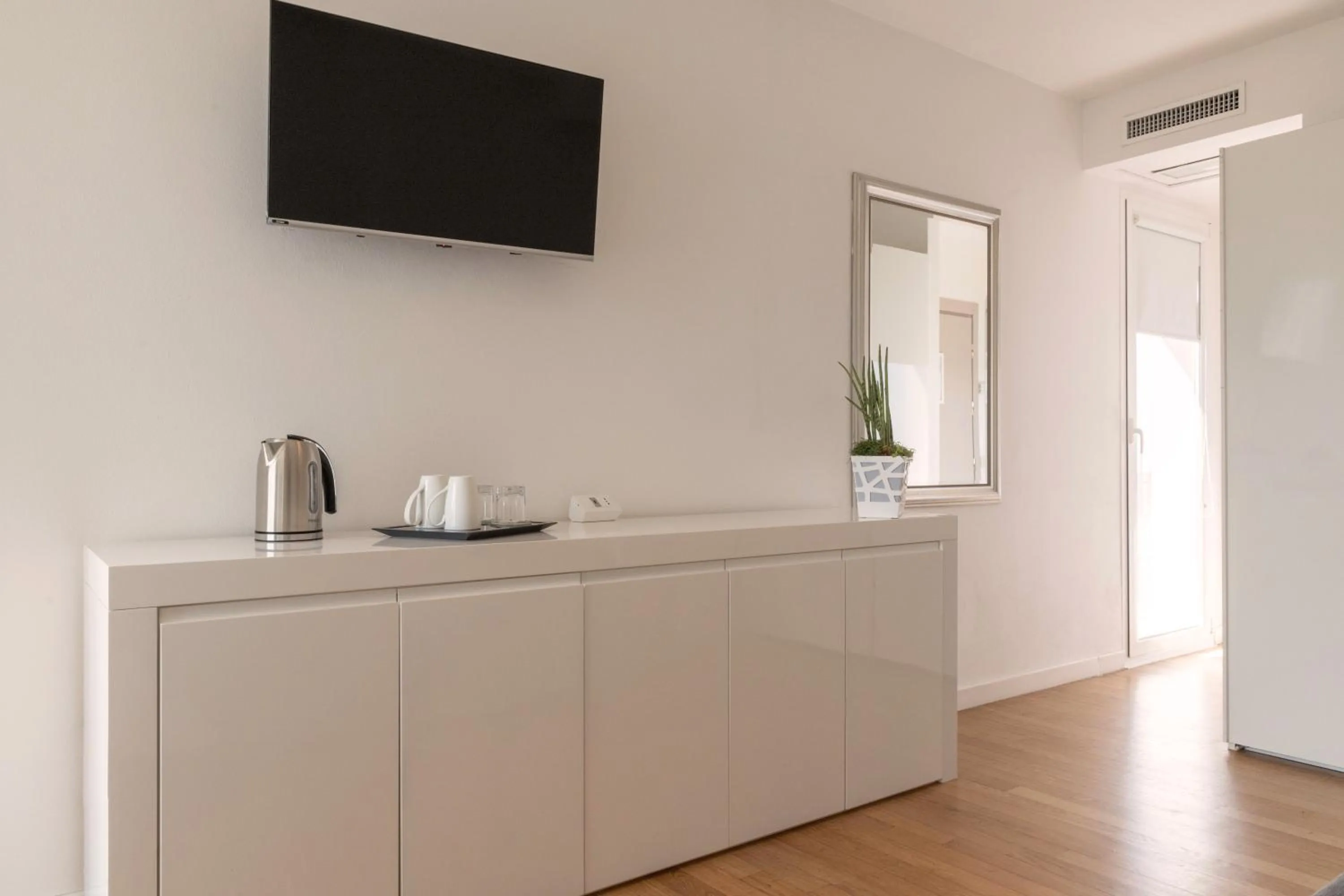 TV and multimedia in Perla Verde Hotel