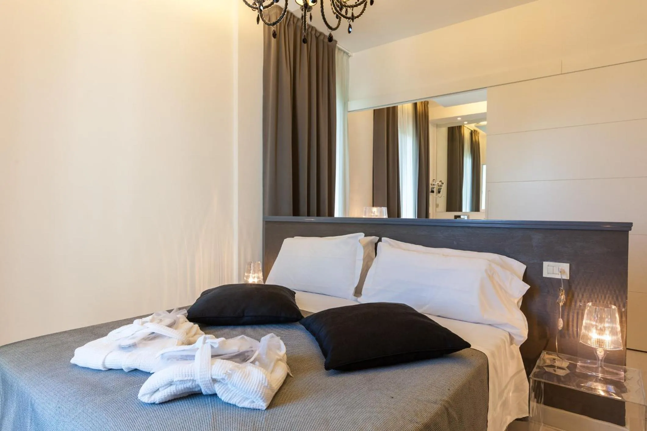 Photo of the whole room, Bed in Perla Verde Hotel