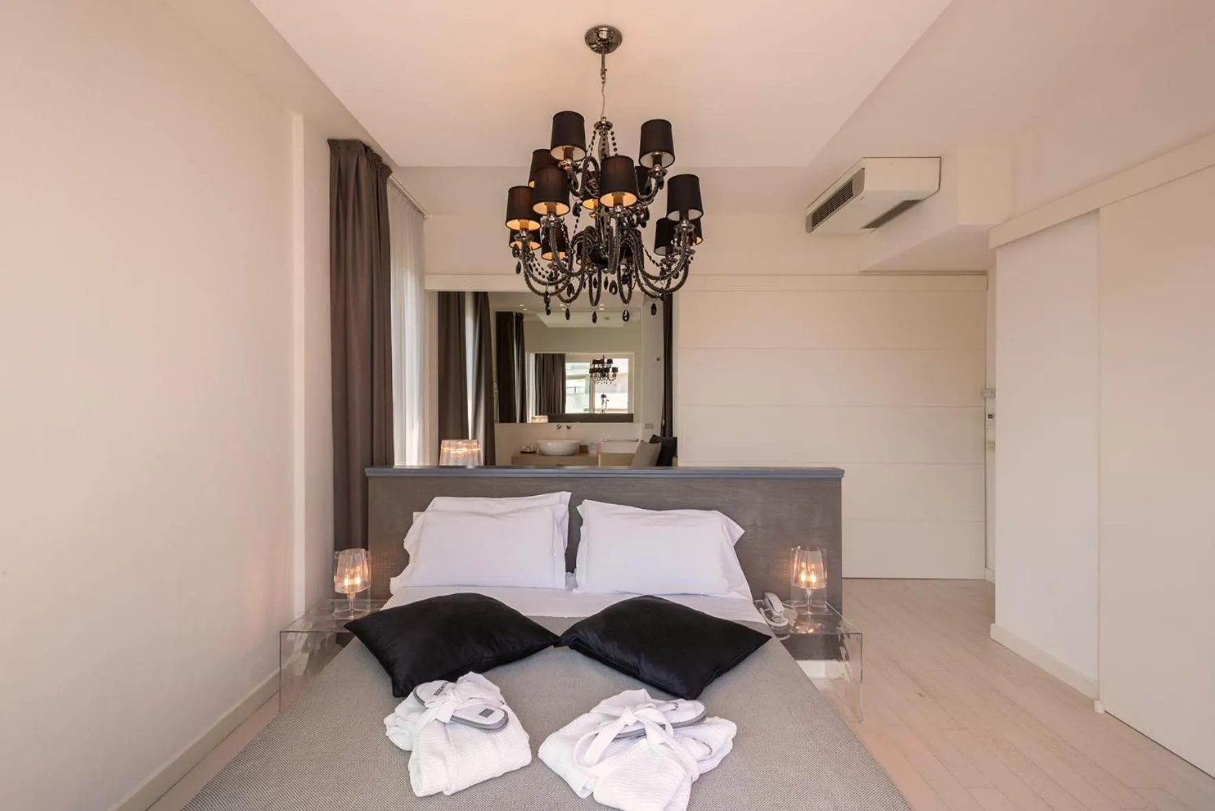 Bedroom, Bed in Perla Verde Hotel