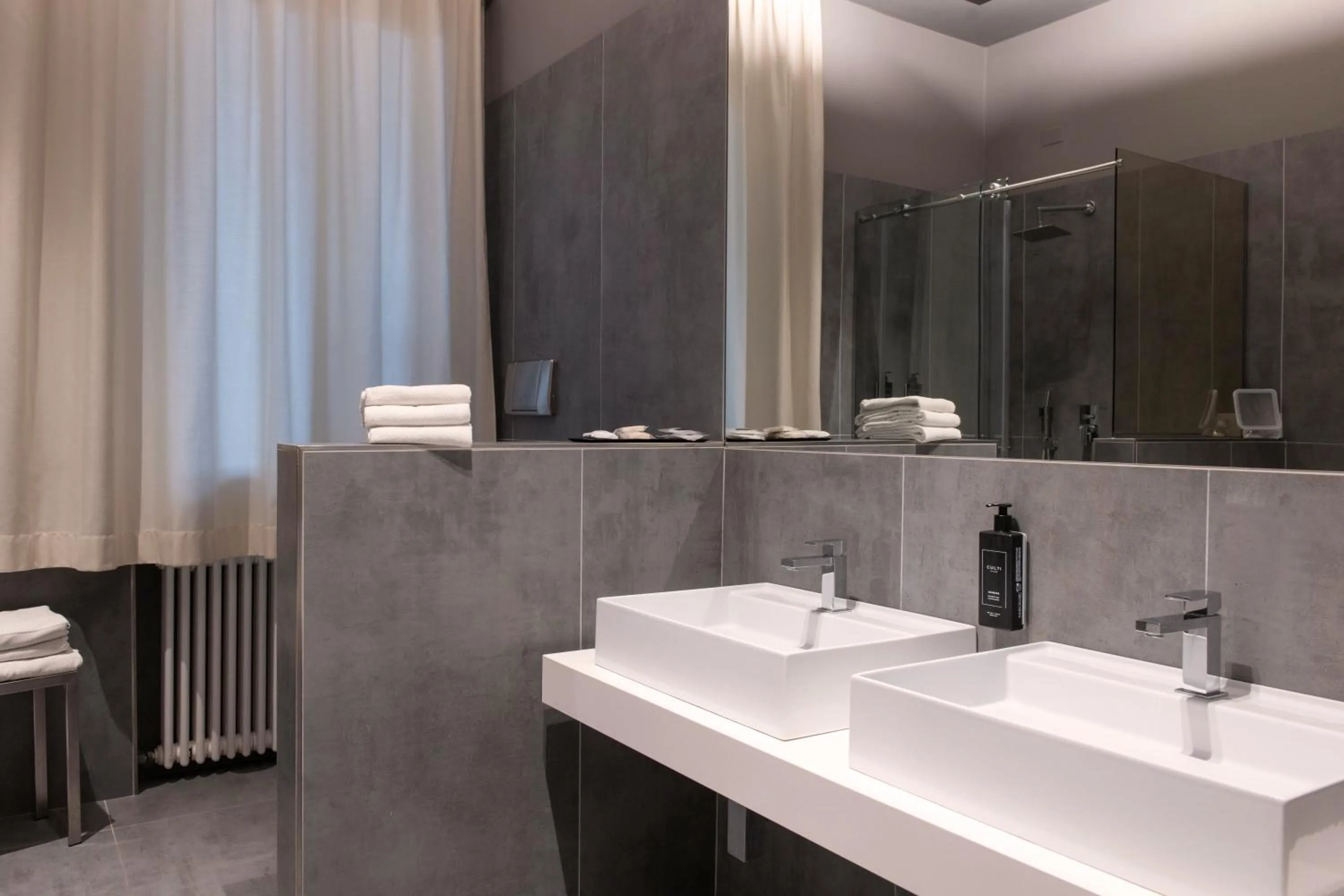 Bathroom in Perla Verde Hotel