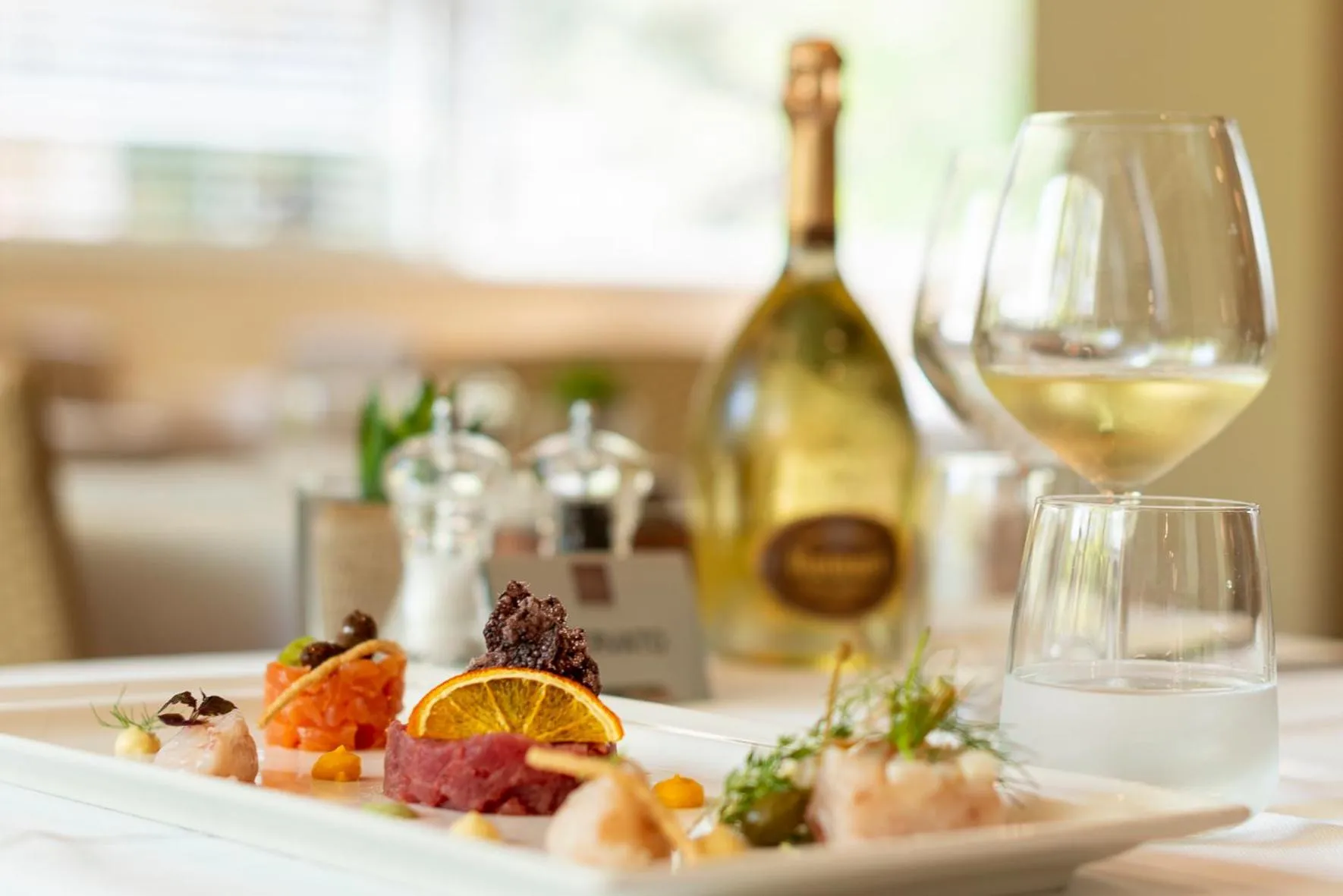 Restaurant/places to eat in Perla Verde Hotel