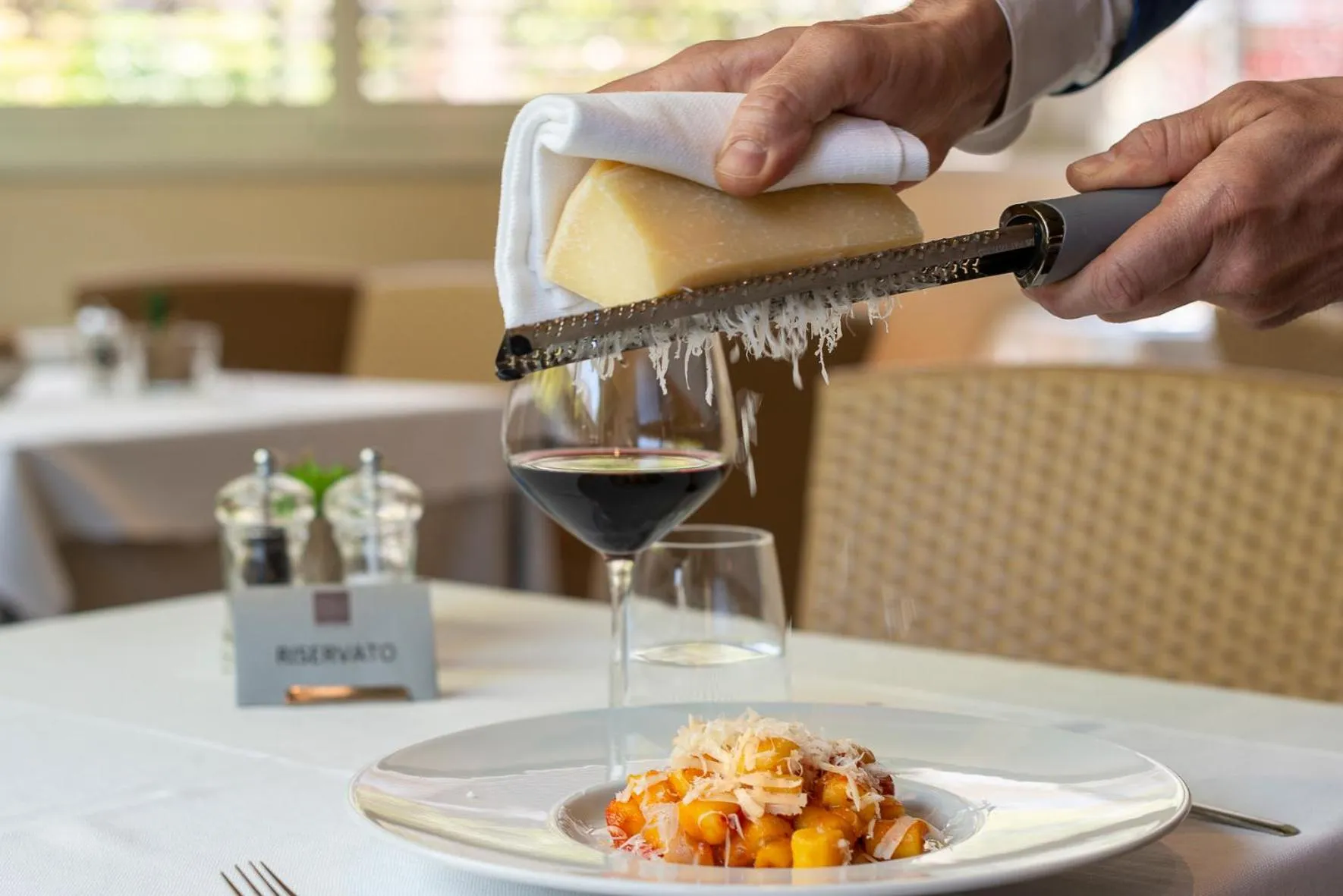 Restaurant/places to eat in Perla Verde Hotel