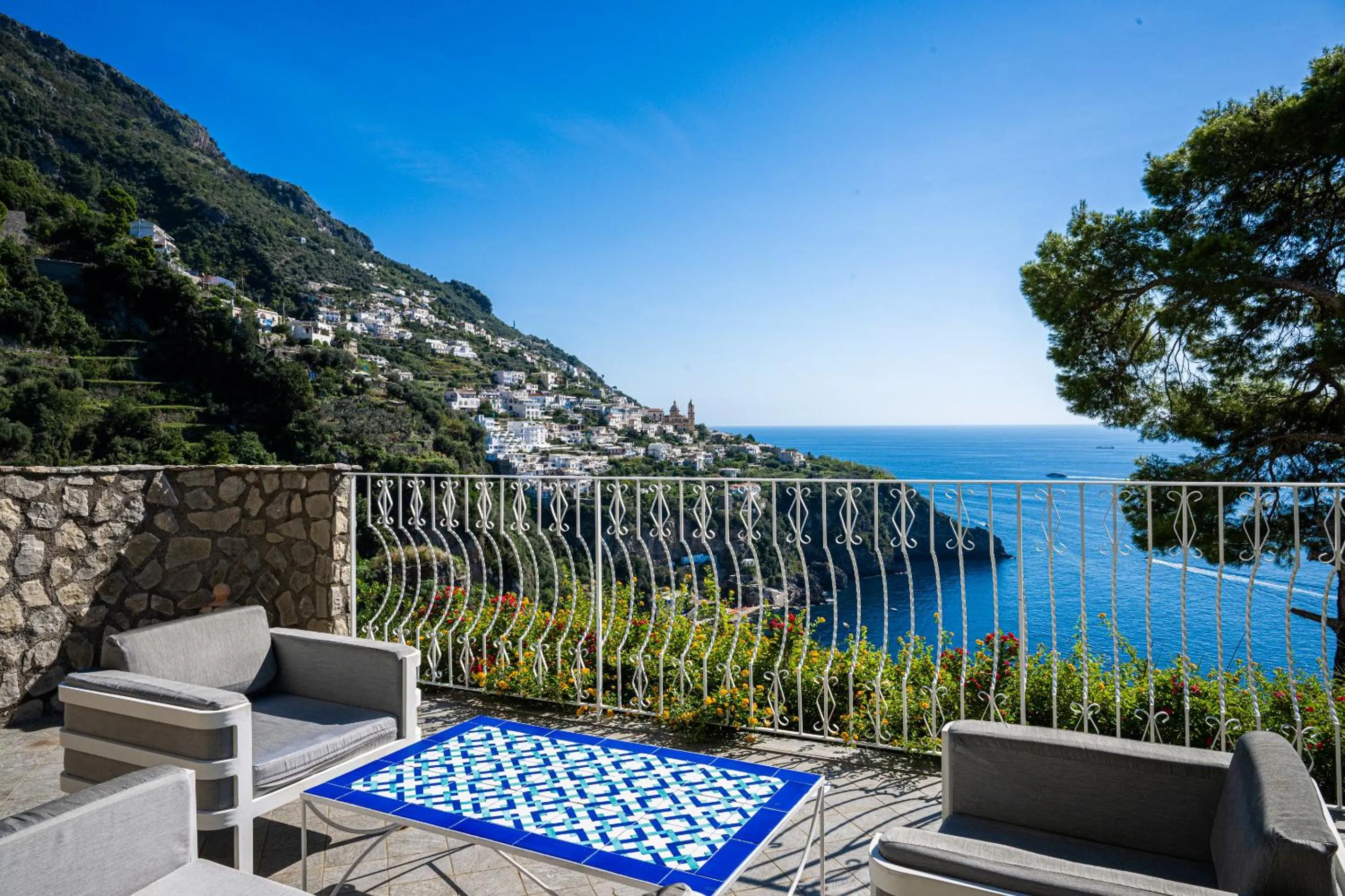 Patio in Grand Hotel Tritone