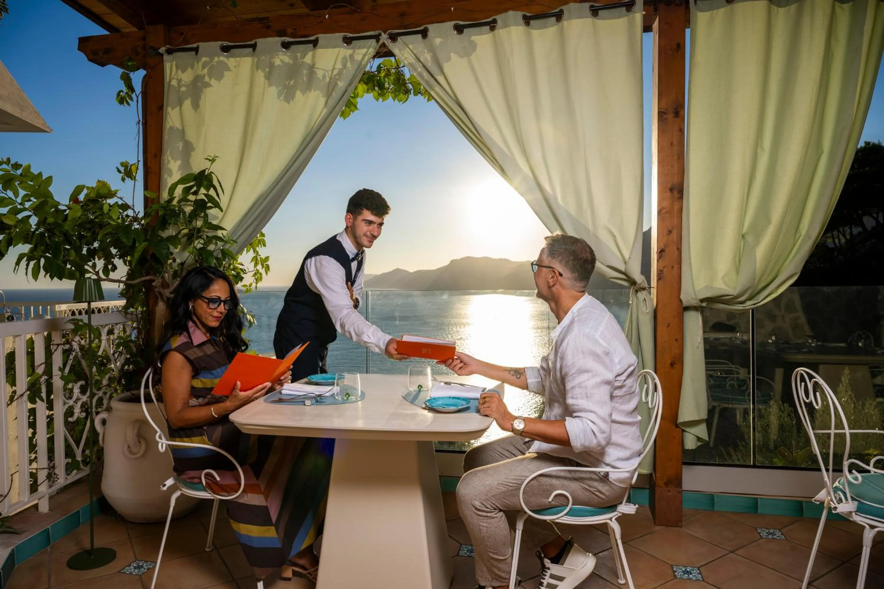 Lounge or bar in Grand Hotel Tritone