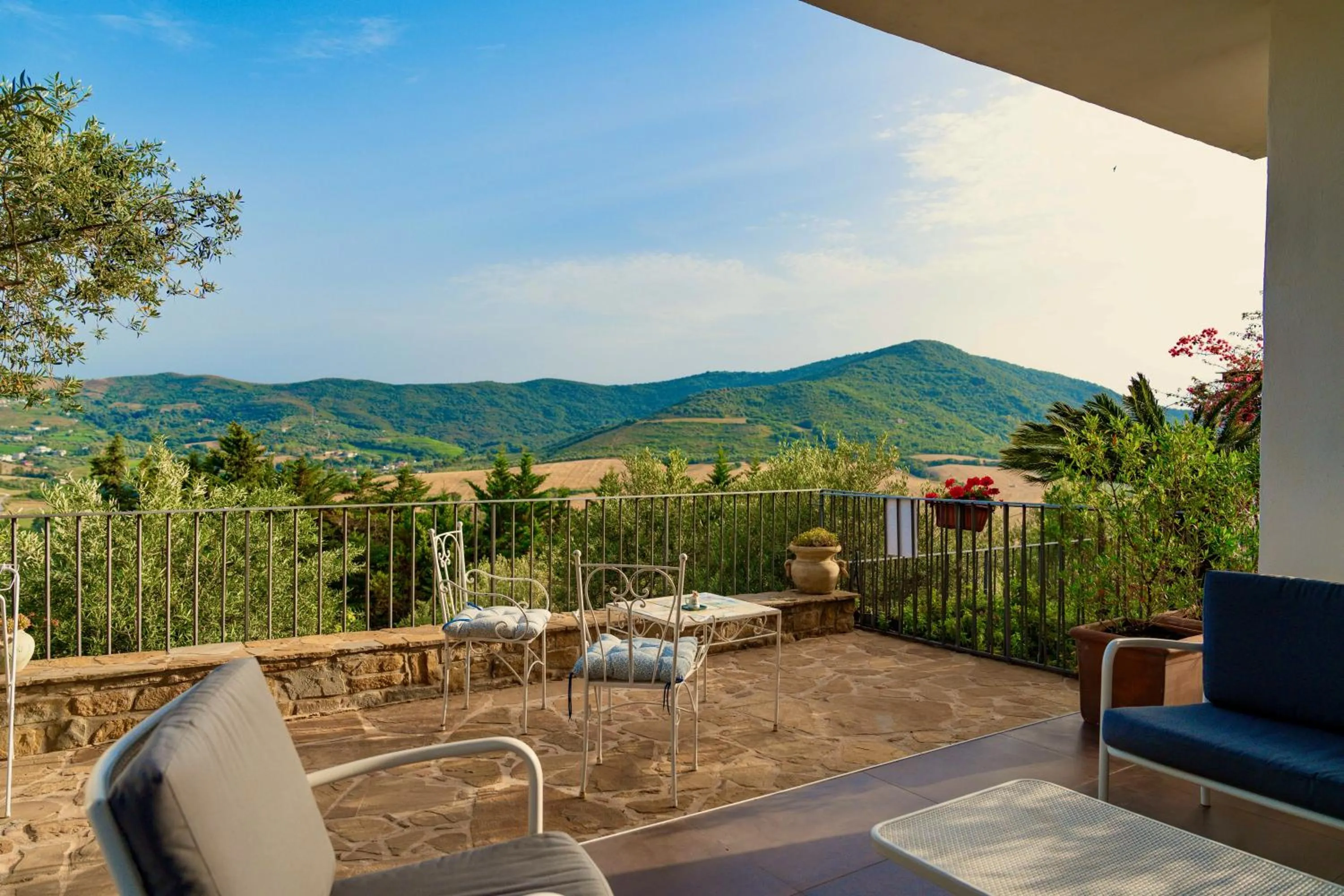 Patio in B&B Baia Di Trentova