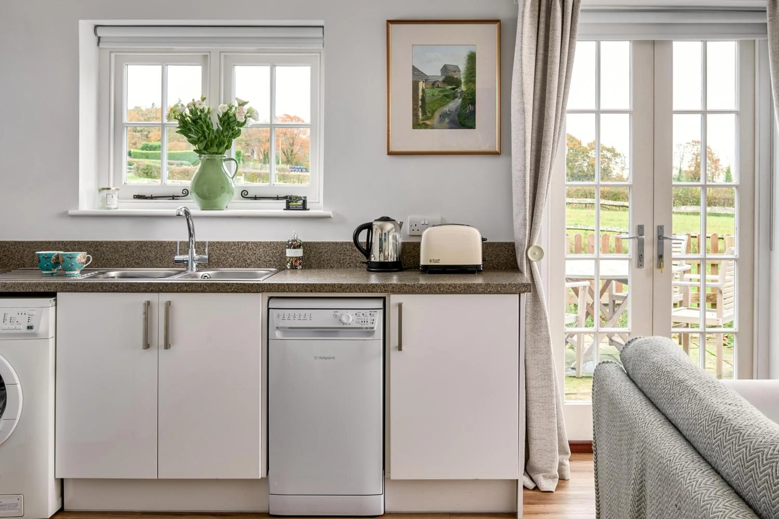 Kitchen or kitchenette in Garden flat near Goodwood with stunning views