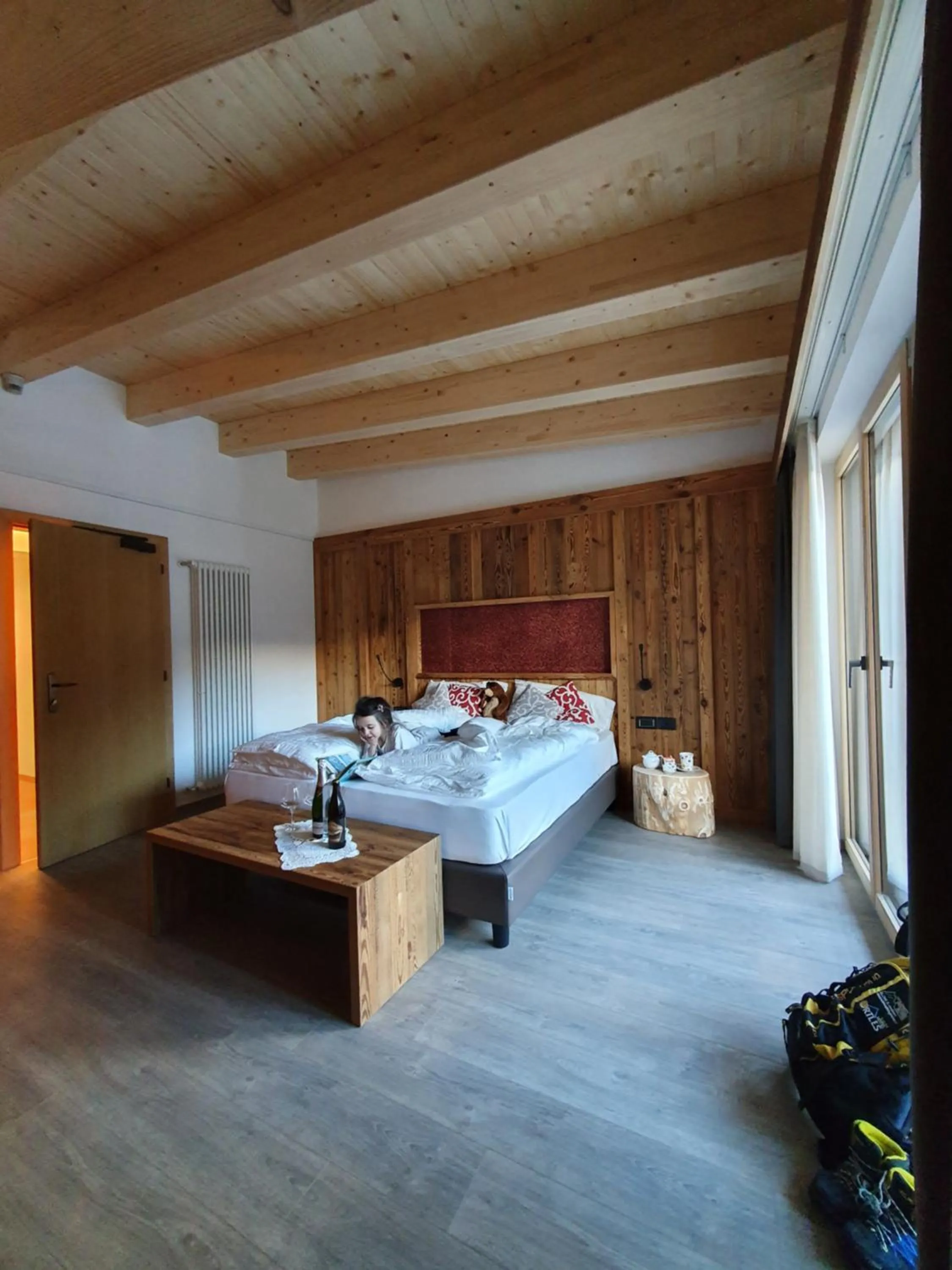 Bed in Hotel Ortles Dolomiti Walking & Spa