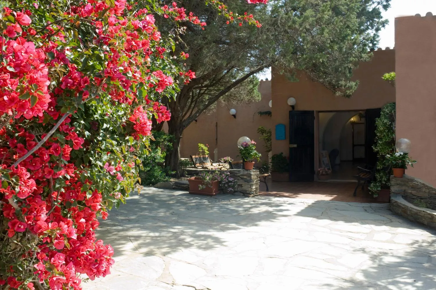 Facade/entrance in Hotel Cala Reale