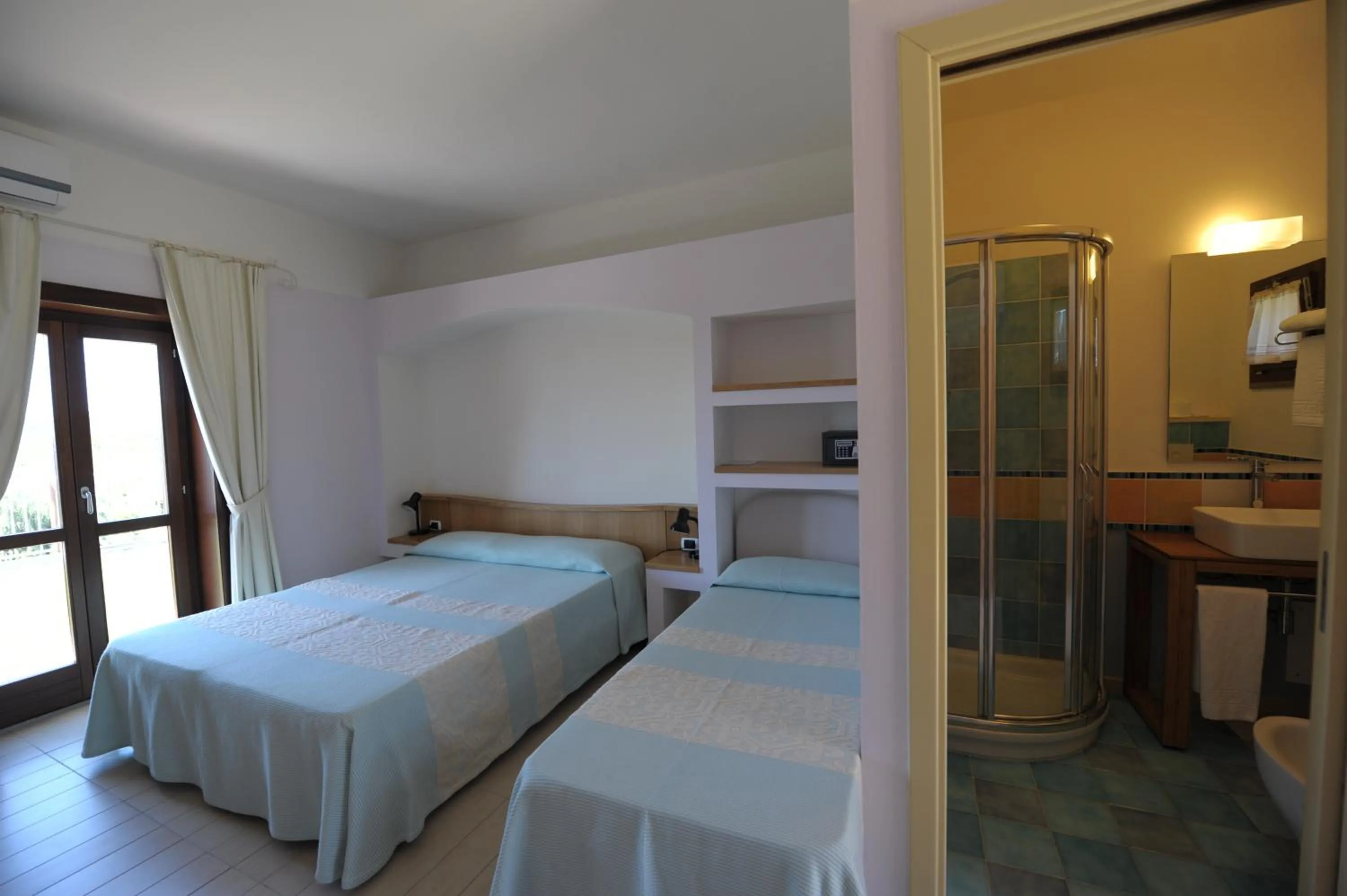 Photo of the whole room, Bed in Hotel Cala Reale
