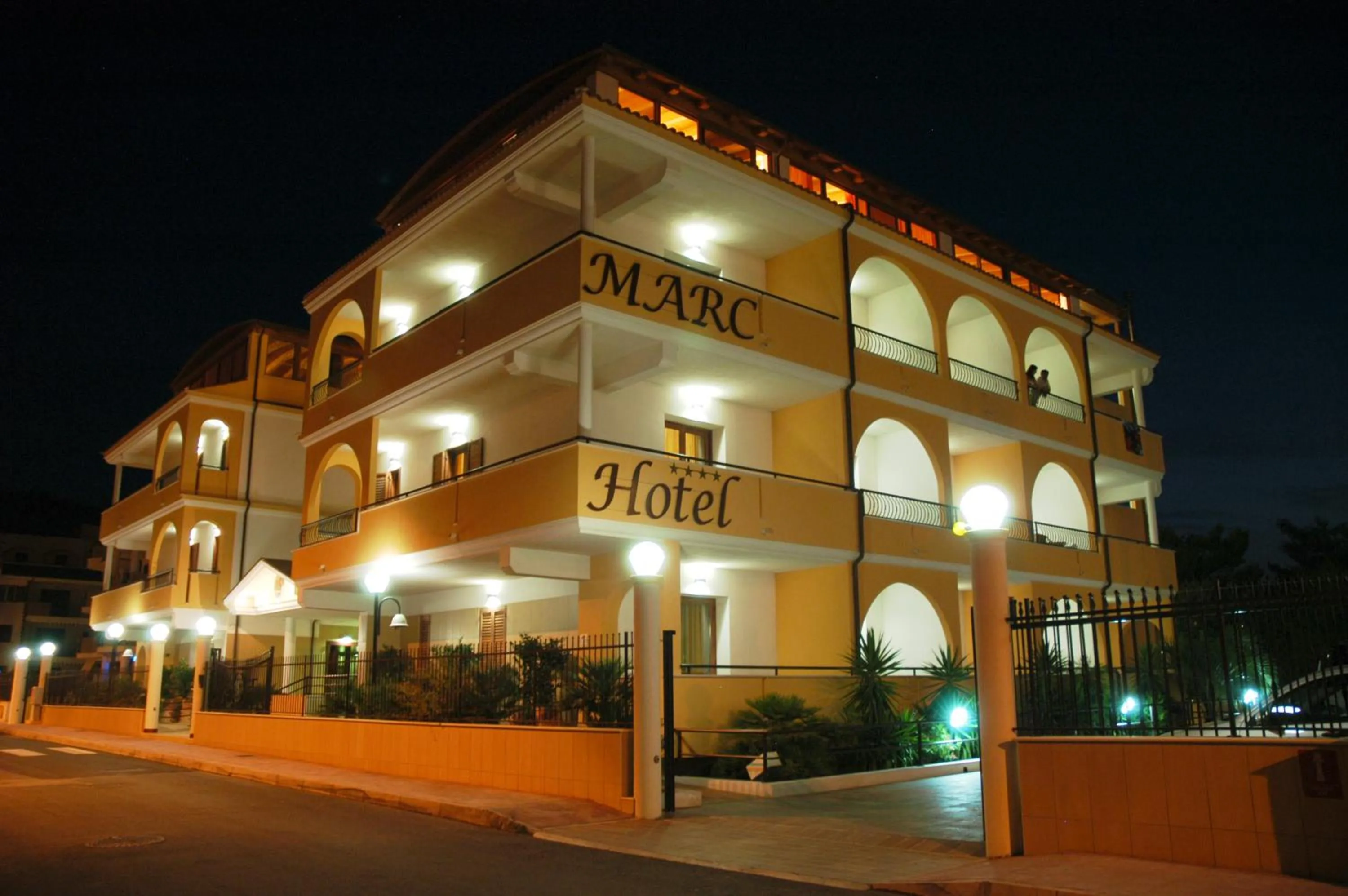 Facade/entrance in Marc Hotel