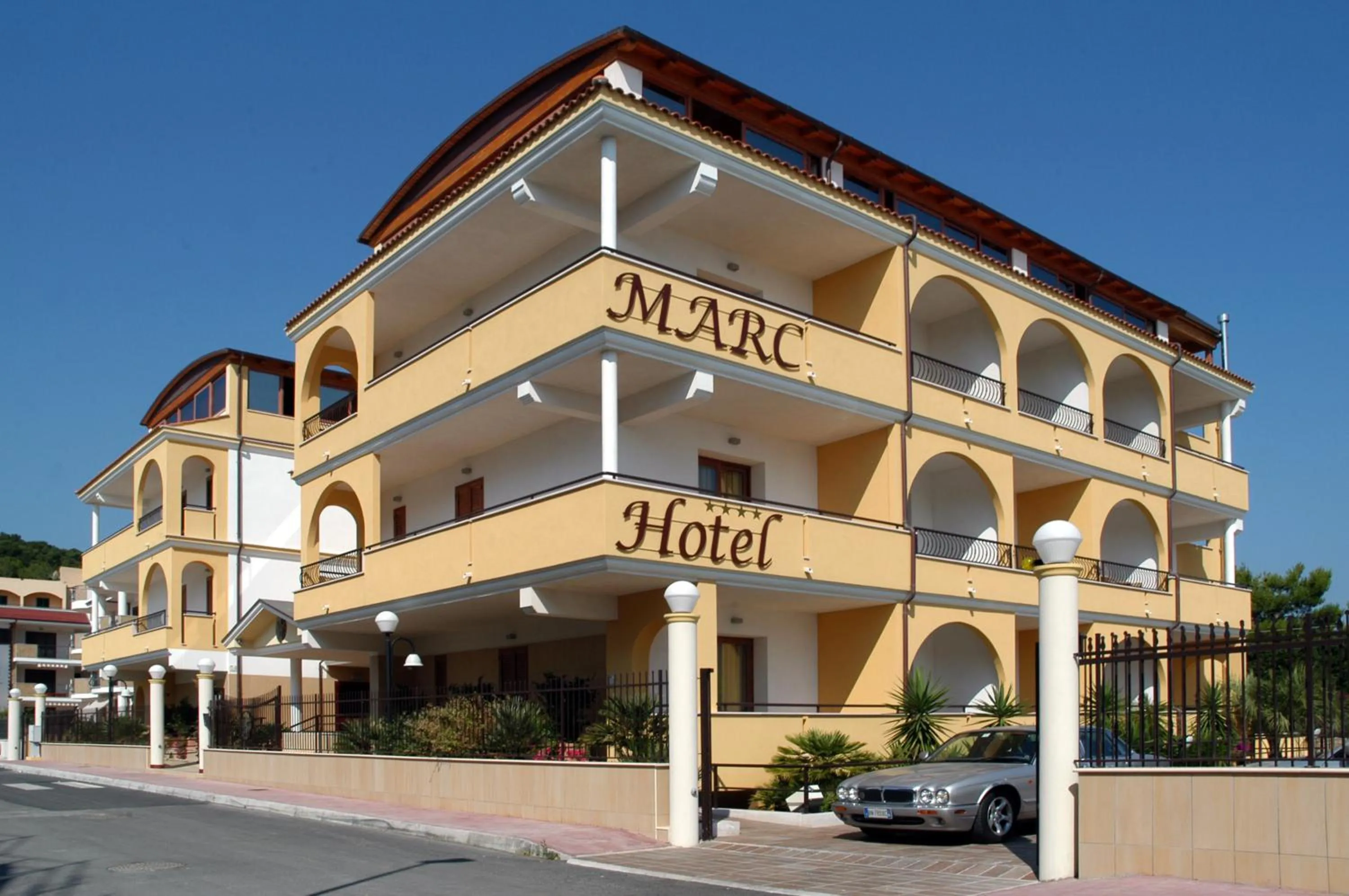 Facade/entrance in Marc Hotel