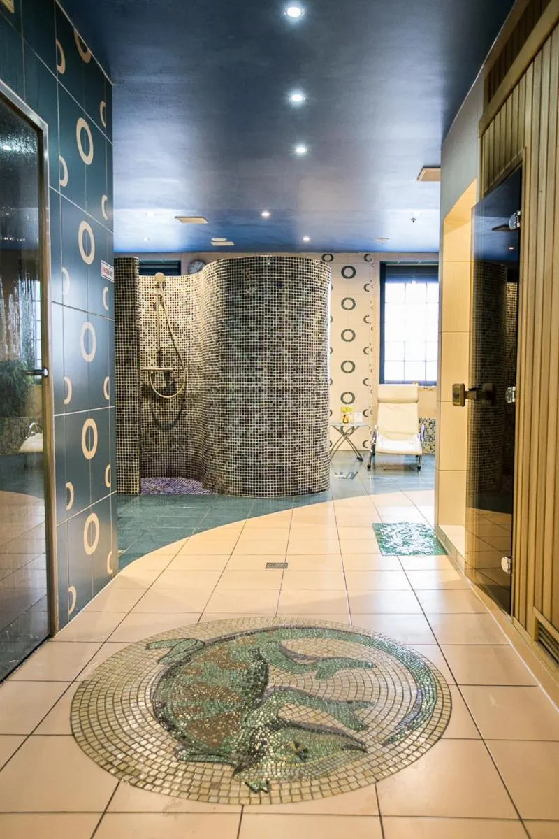 Shower in Hotel&Spa Kameleon