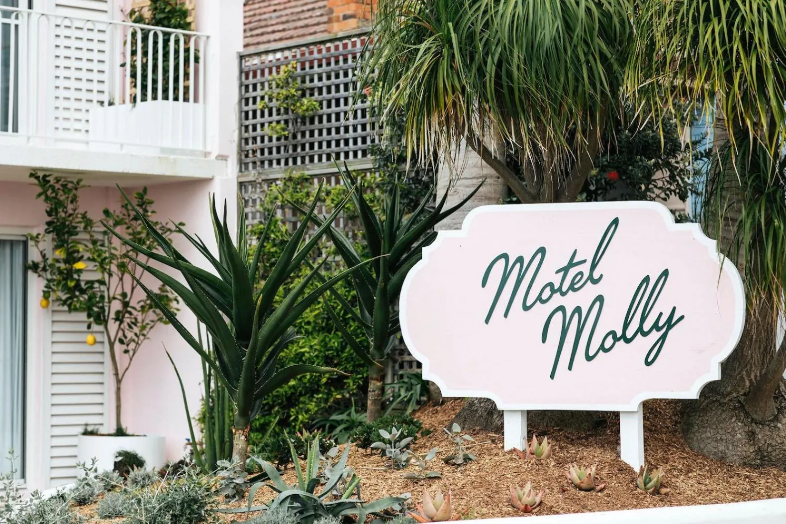 Property building in Motel Molly - Boutique Hotel Mollymook