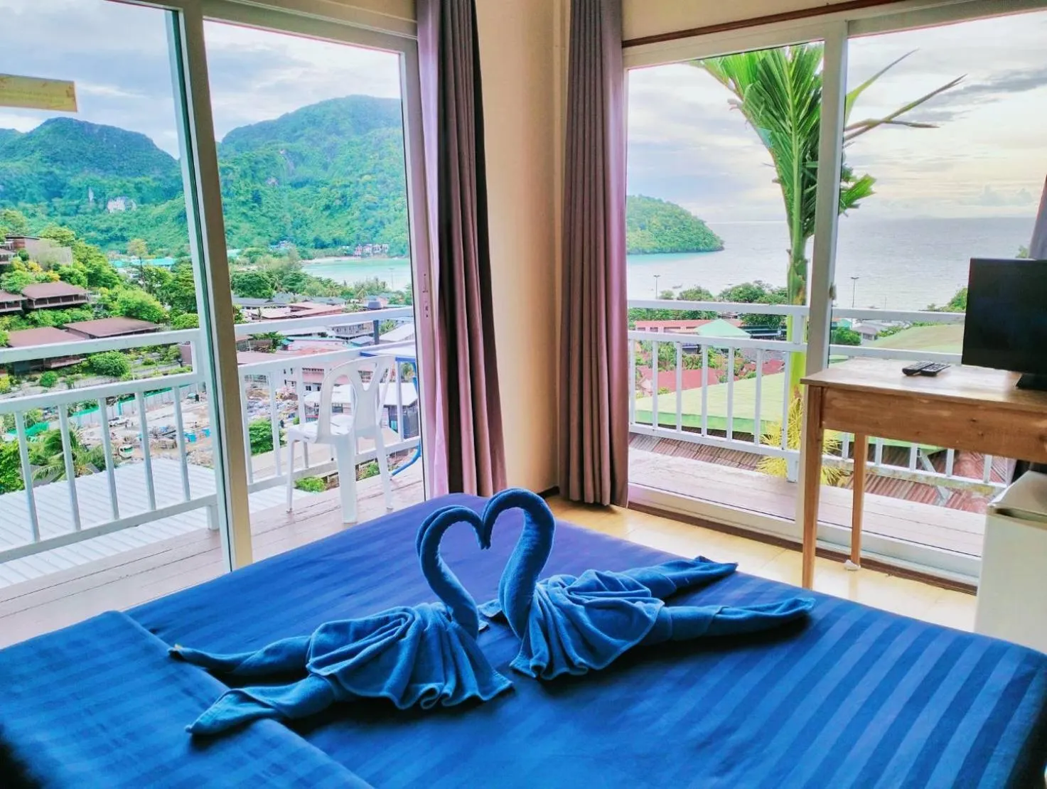 Bed in Blue View House Phi Phi
