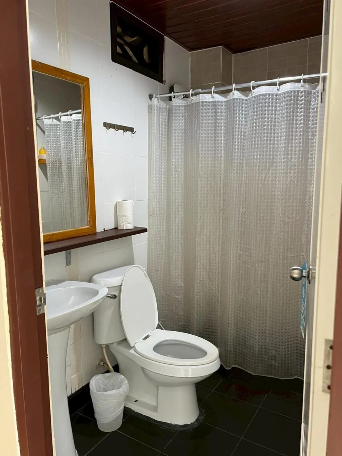 Bathroom in Blue View House Phi Phi