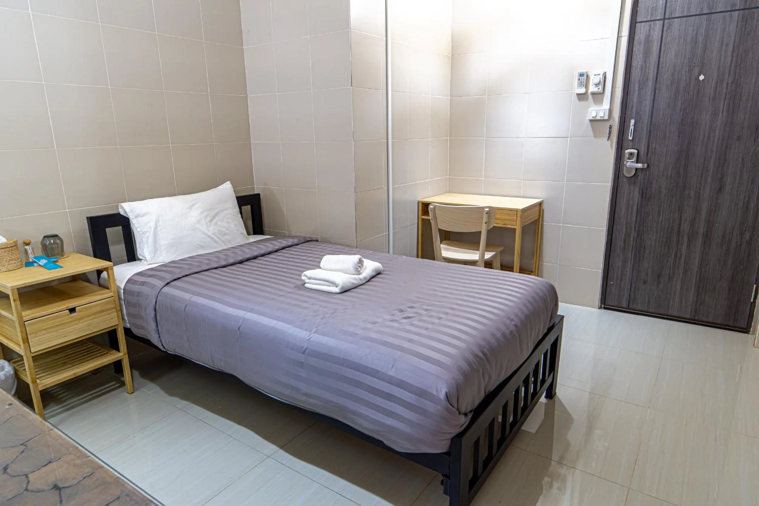 Bedroom, Bed in Lo-Ha Guest house, Contactless Check-in