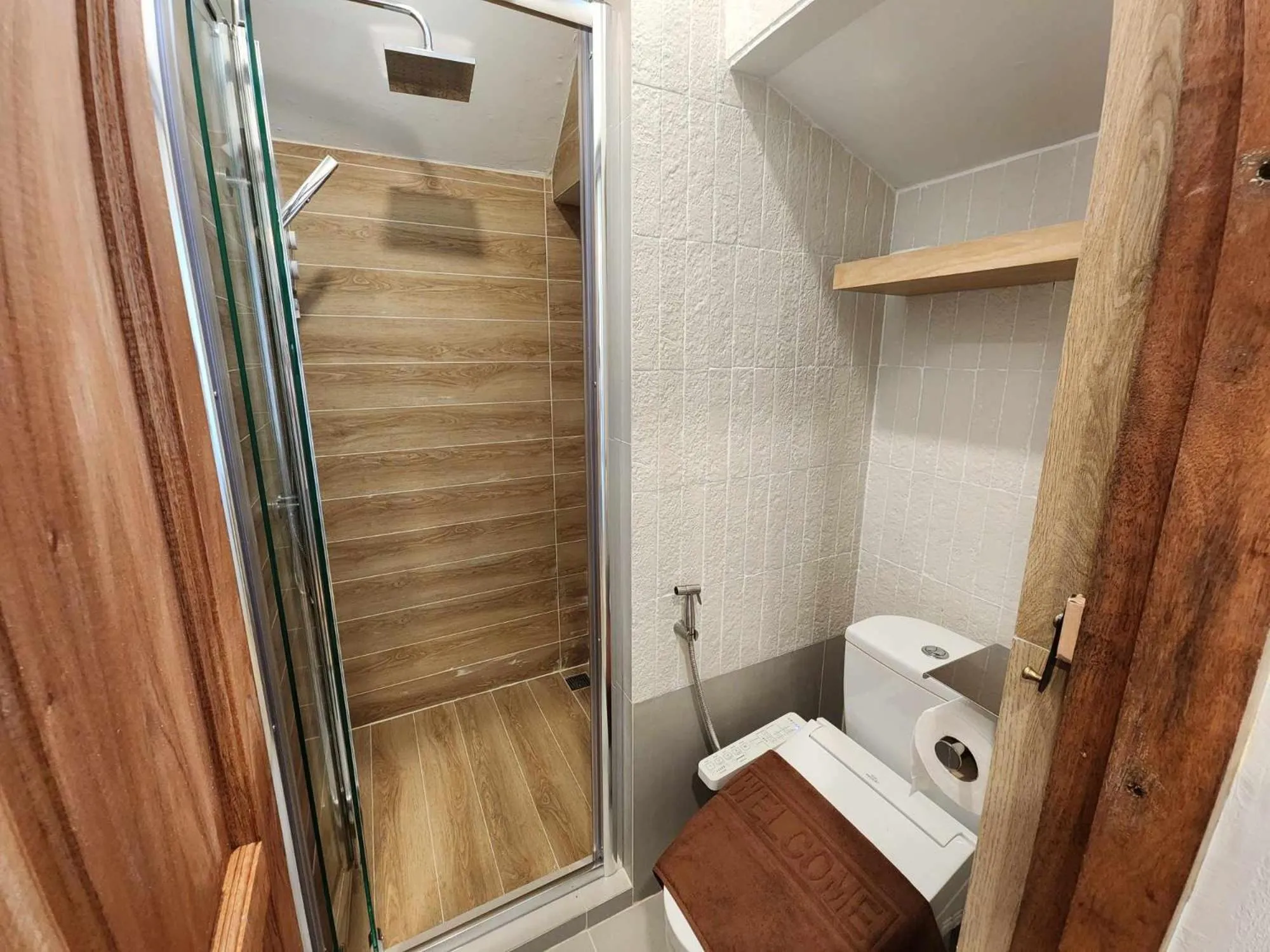 Toilet in Lo-Ha Guest house, Contactless Check-in