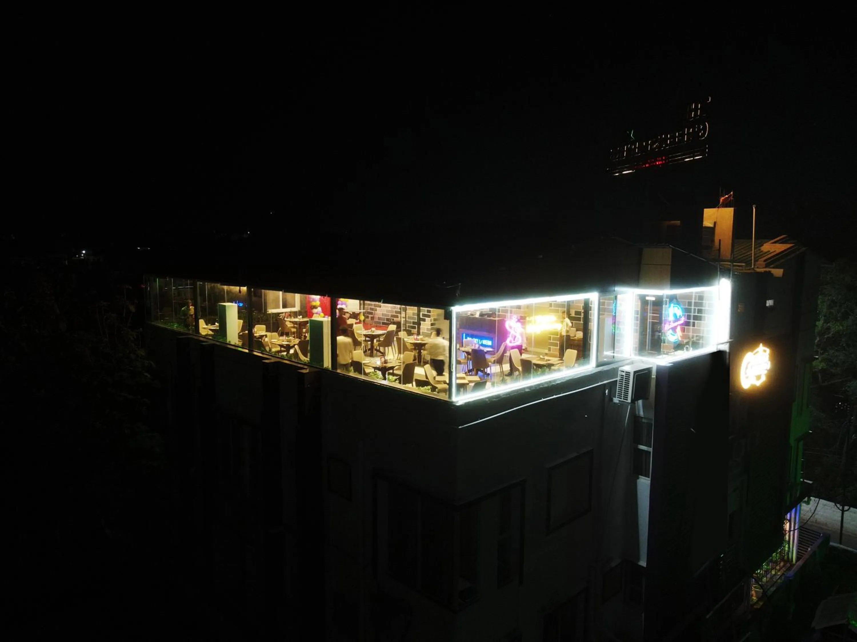 Restaurant/places to eat in THE GREENSTAR INN PREMIUM