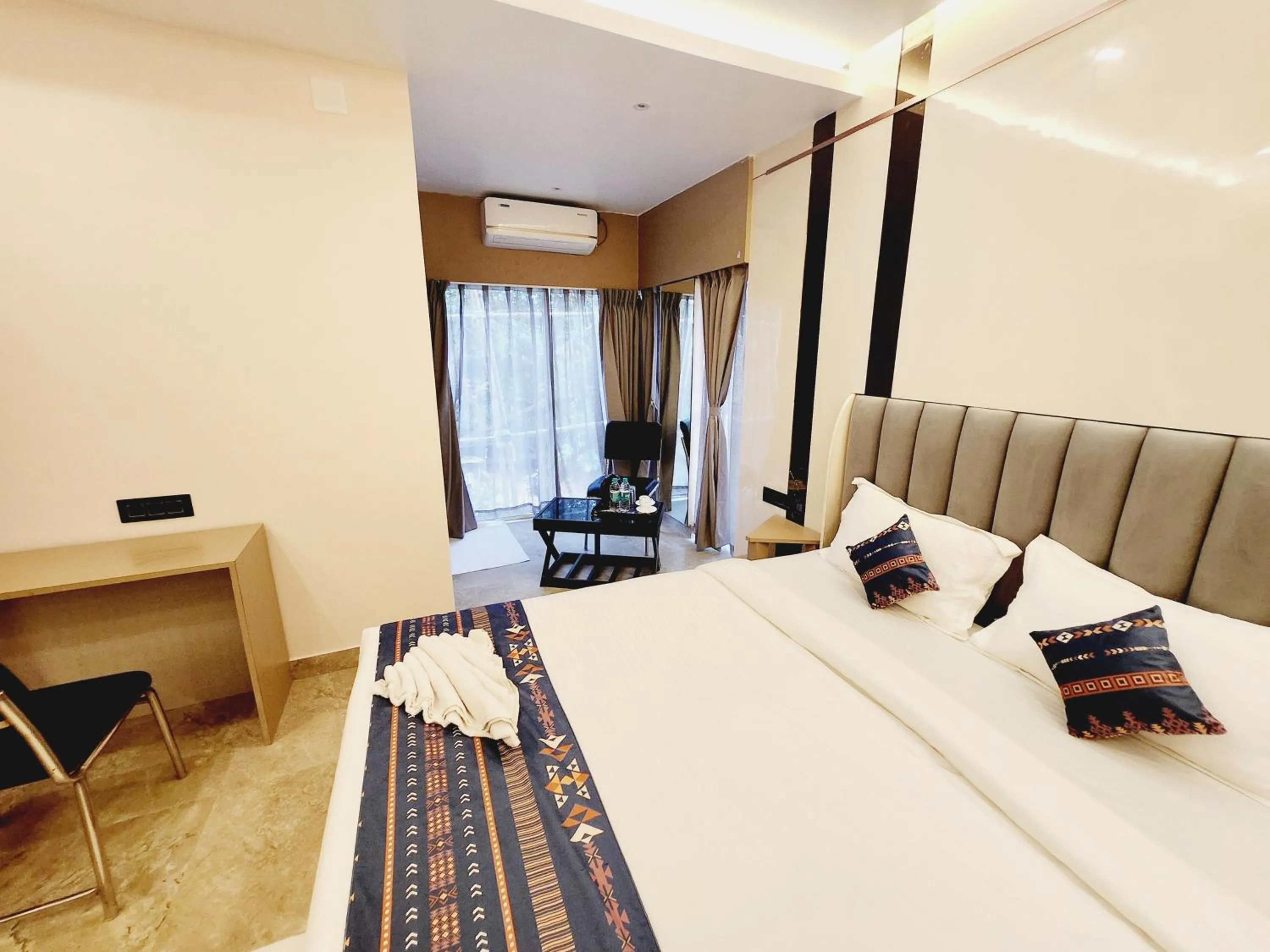 Bed in THE GREENSTAR INN PREMIUM