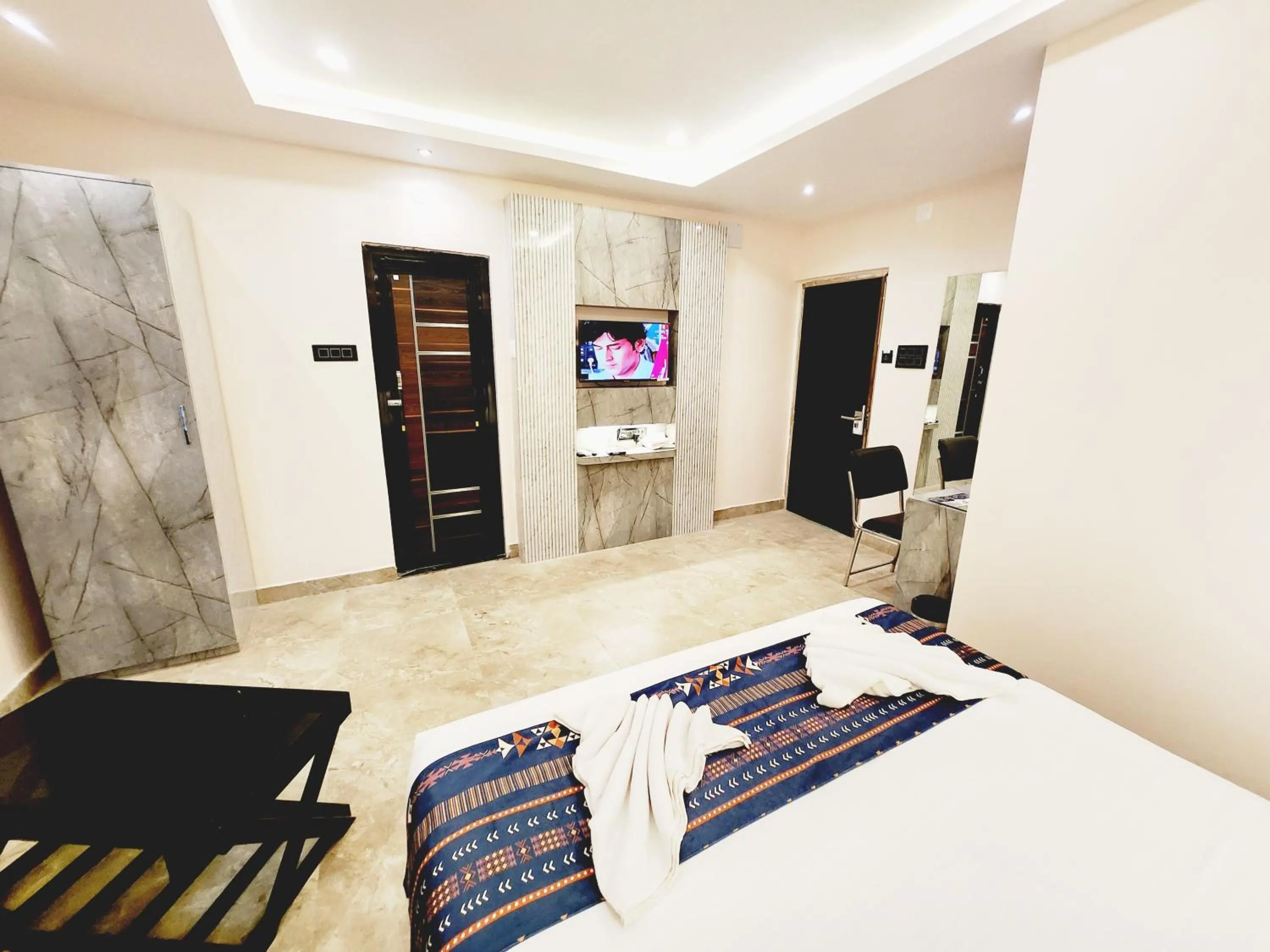 Bed in THE GREENSTAR INN PREMIUM