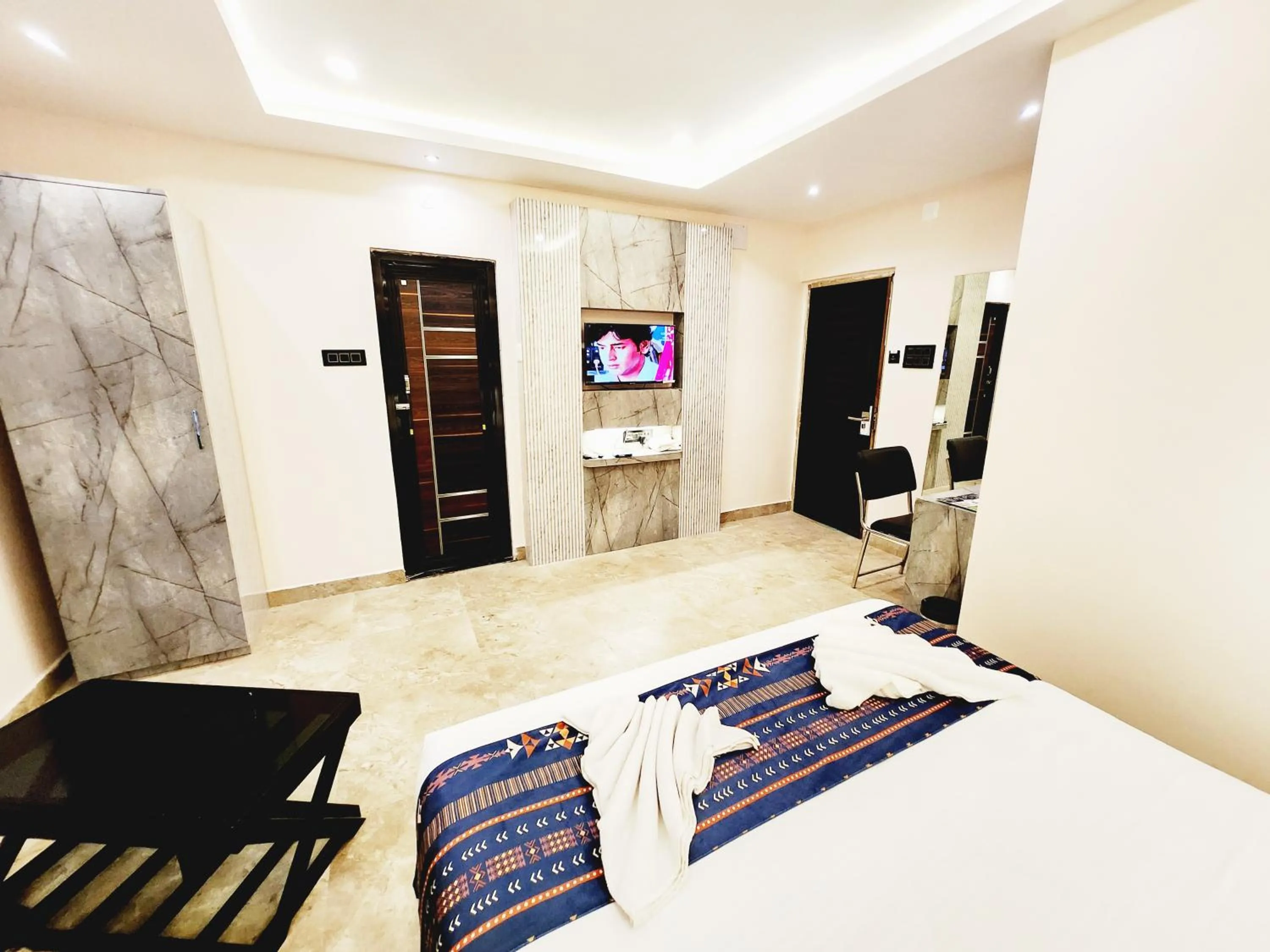 Bed in THE GREENSTAR INN PREMIUM