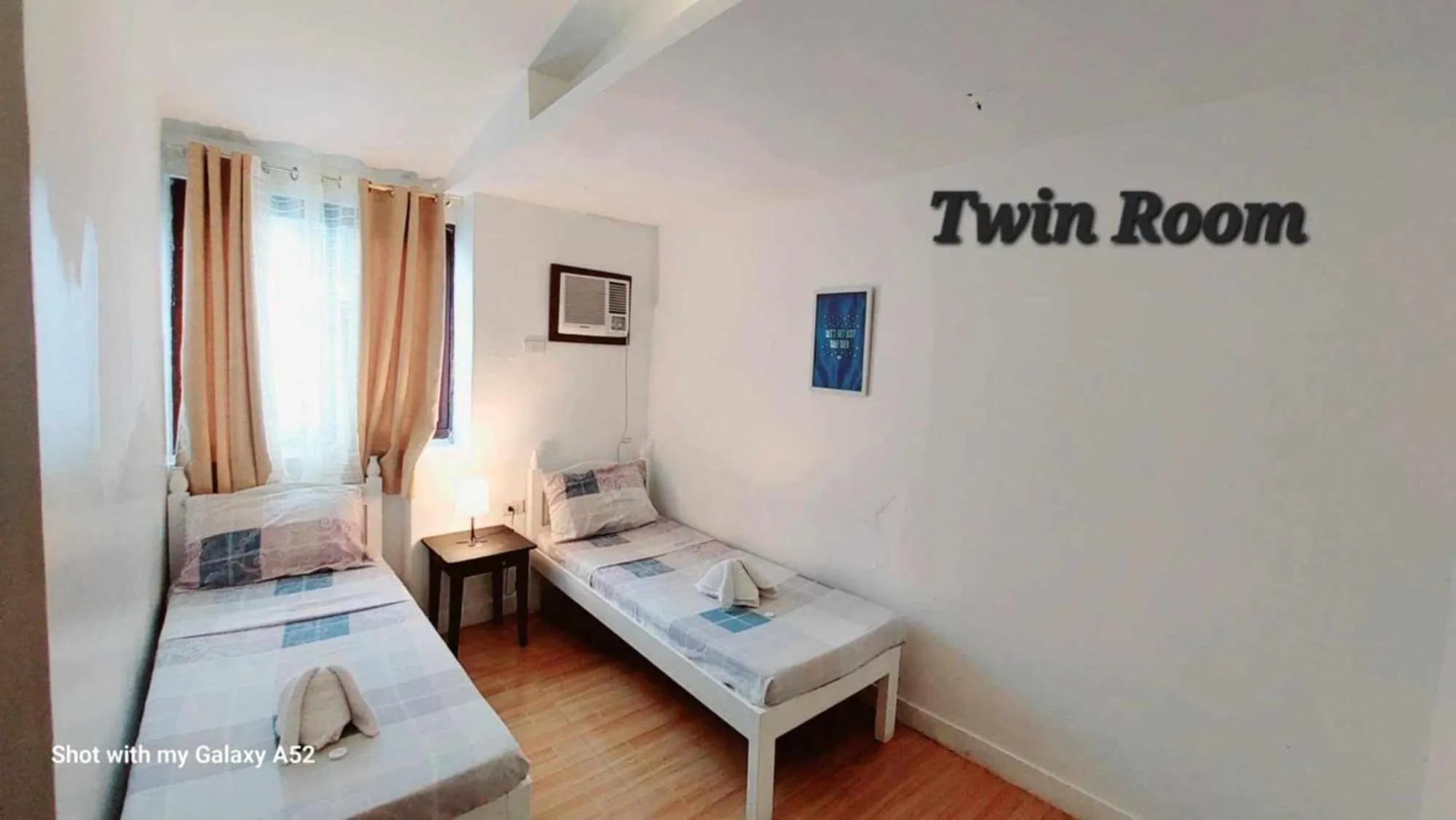 Bed in Island Hop Inn