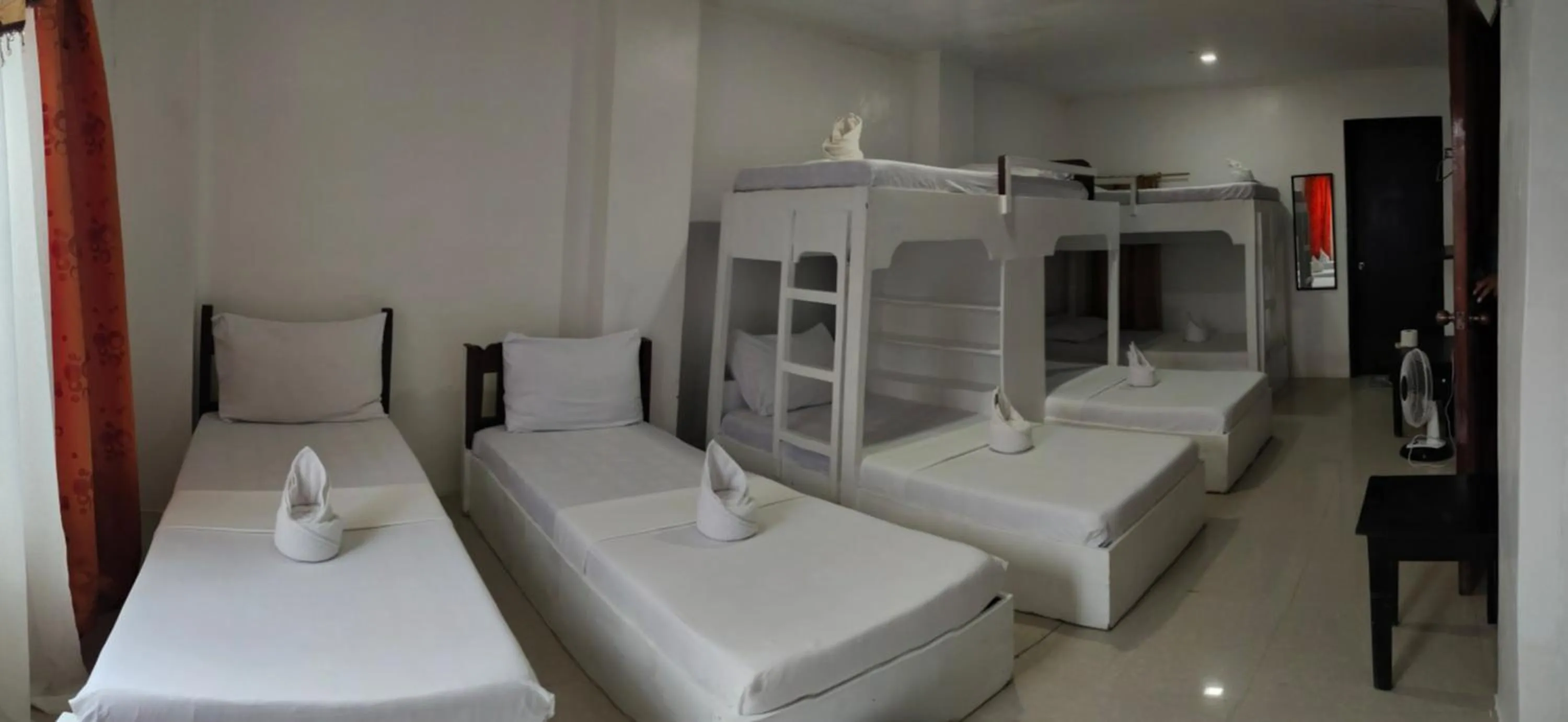 Bed in Island Hop Inn