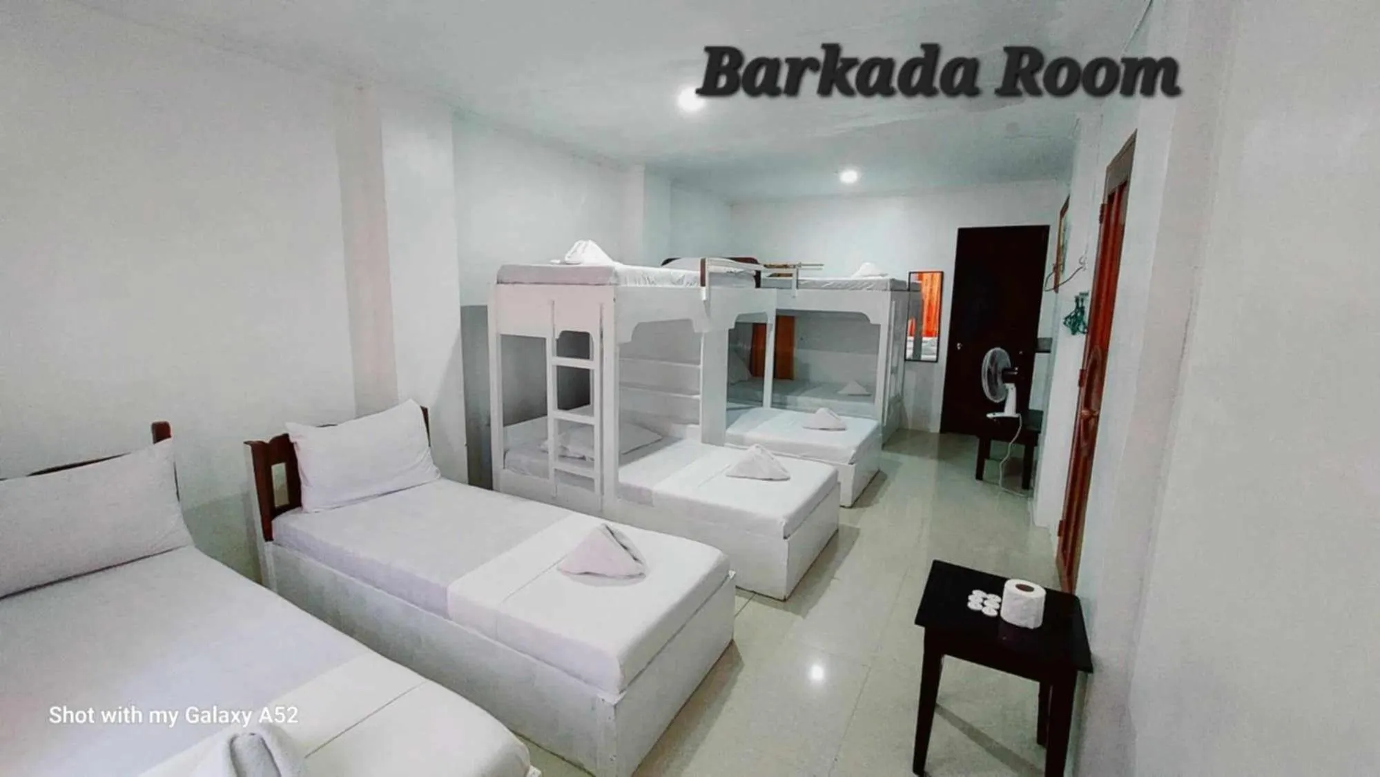 Bed in Island Hop Inn