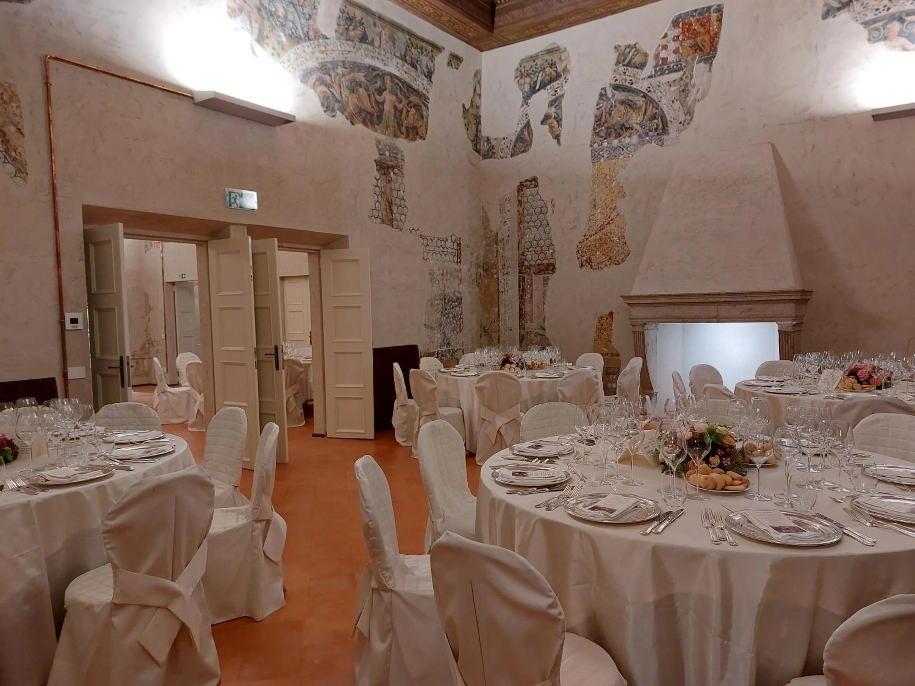 Restaurant/places to eat in Cà Uberti Palace Hotel, MantegnaHotels