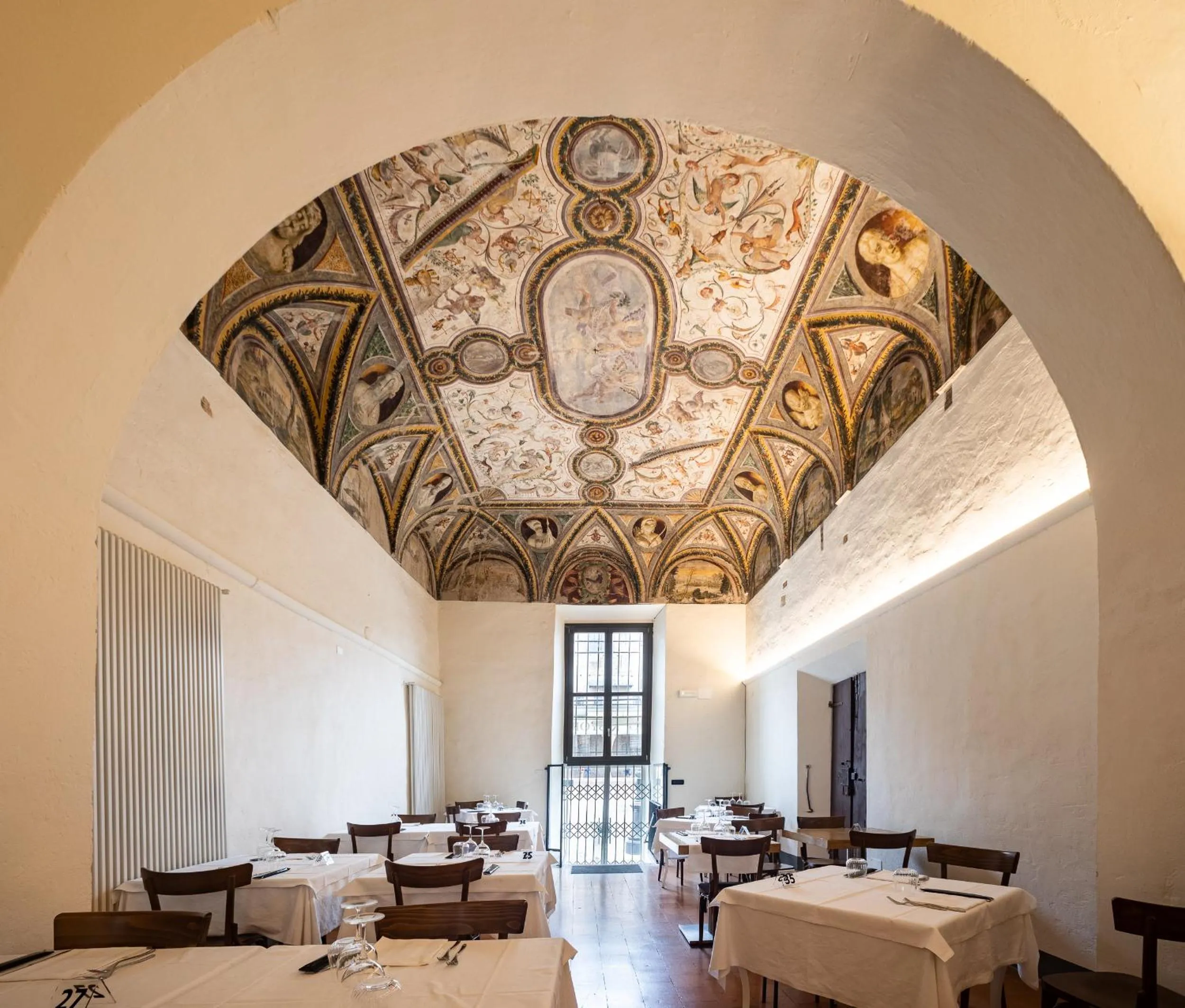 Restaurant/places to eat in Cà Uberti Palace Hotel, MantegnaHotels