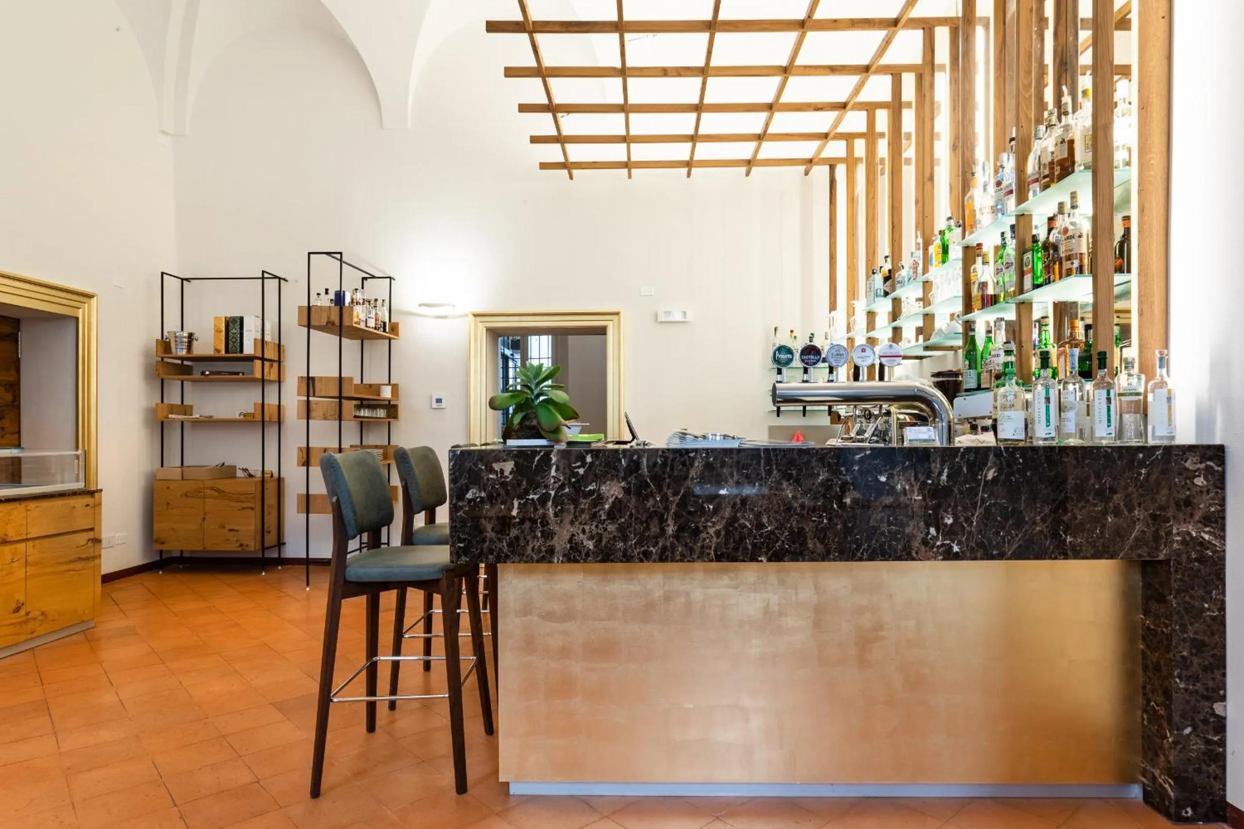 Lounge or bar in Cà Uberti Palace Hotel, MantegnaHotels