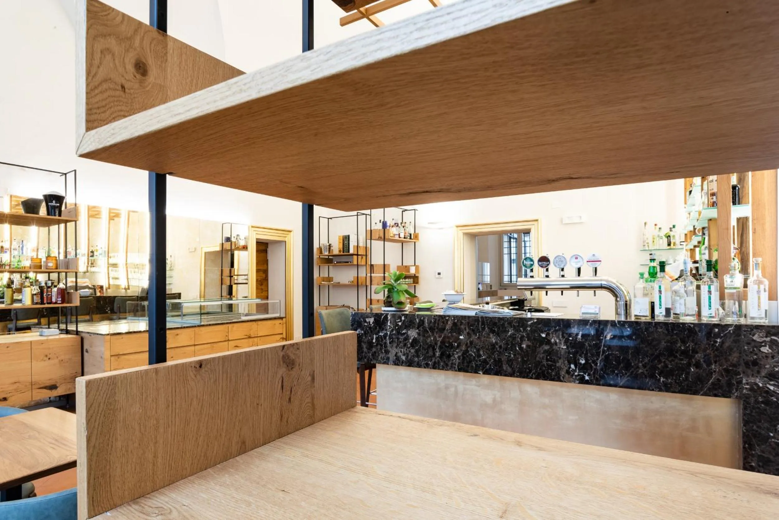 Lounge or bar in Cà Uberti Palace Hotel, MantegnaHotels