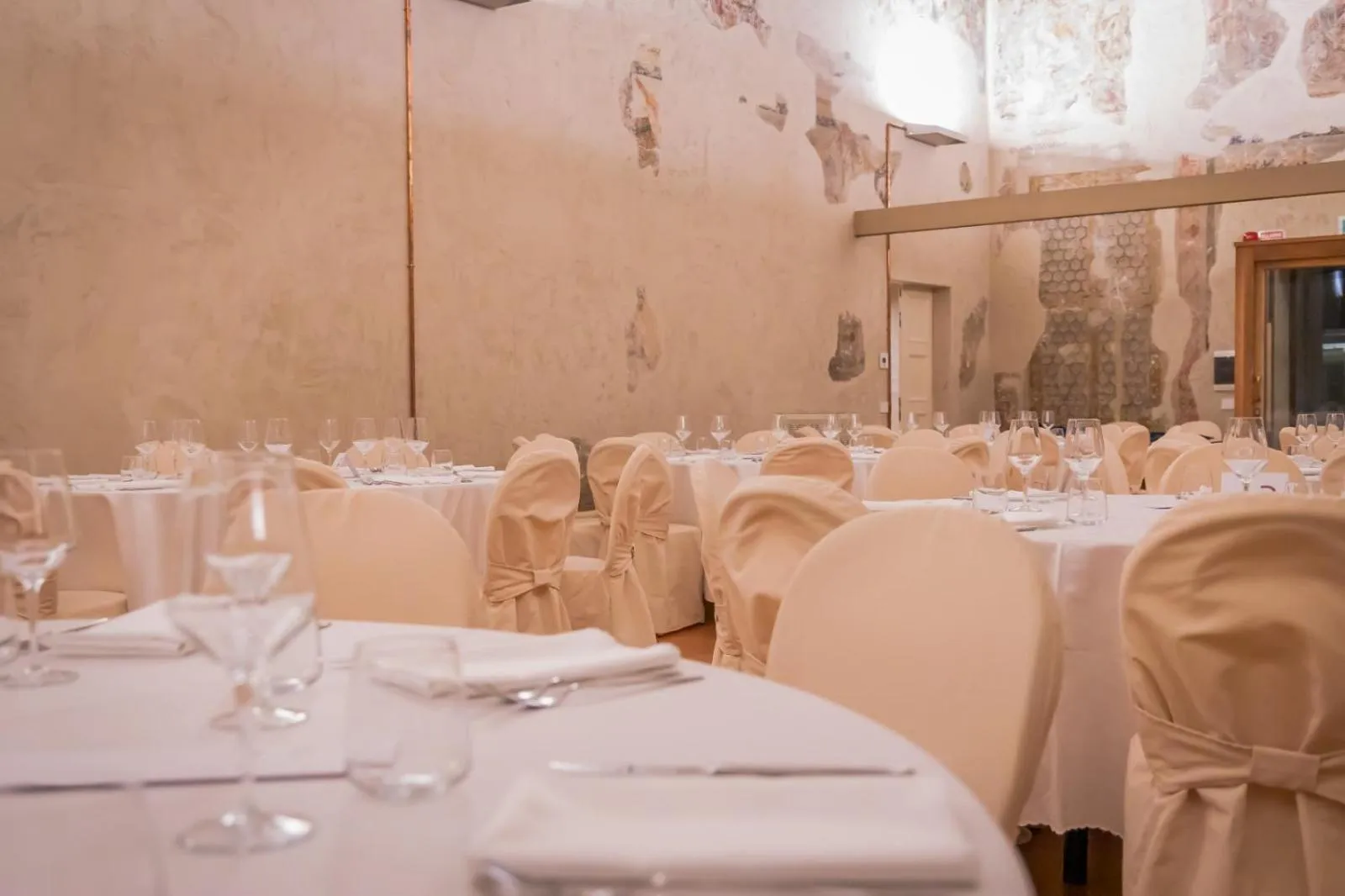 Restaurant/places to eat in Cà Uberti Palace Hotel, MantegnaHotels