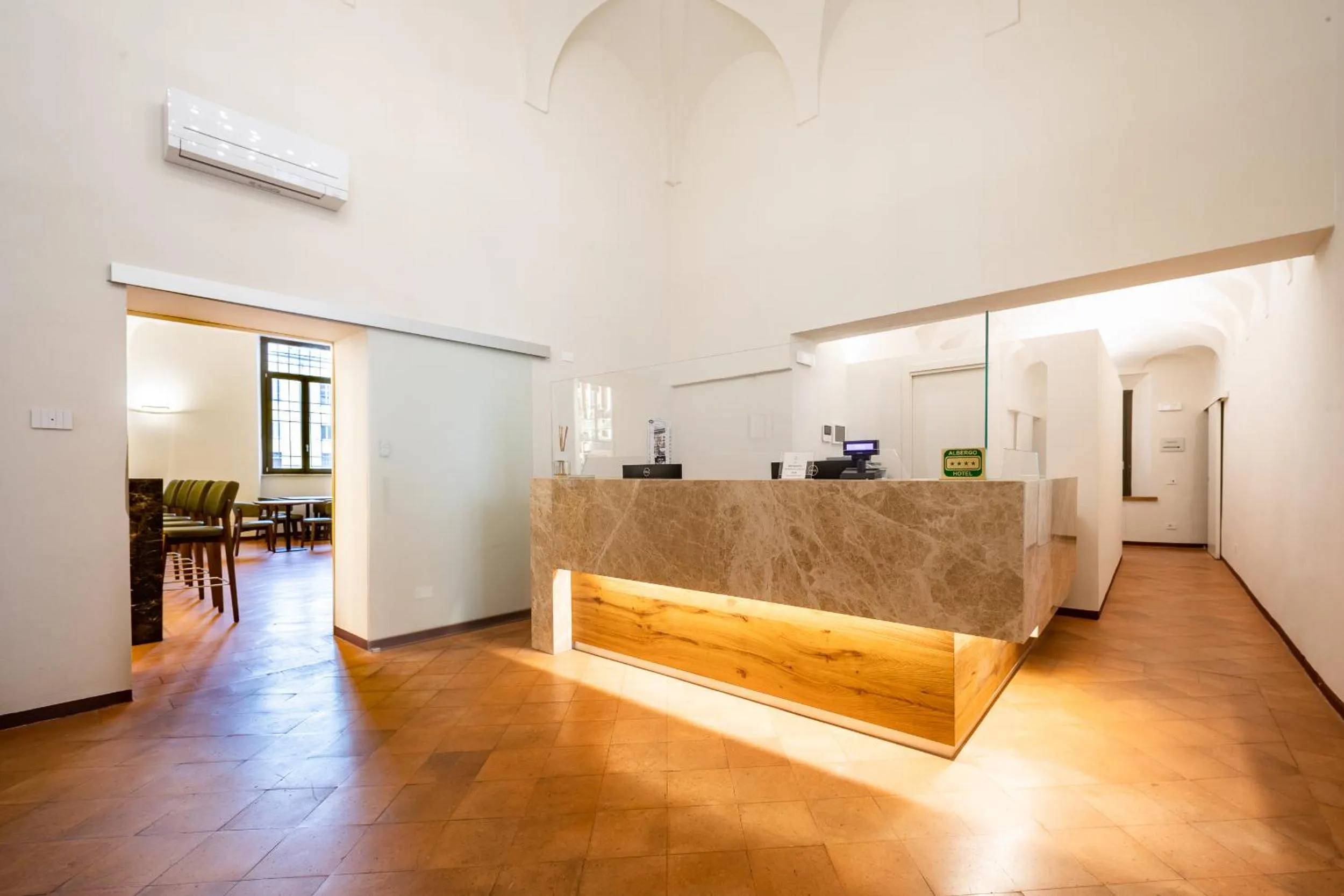 Lobby or reception in Cà Uberti Palace Hotel, MantegnaHotels