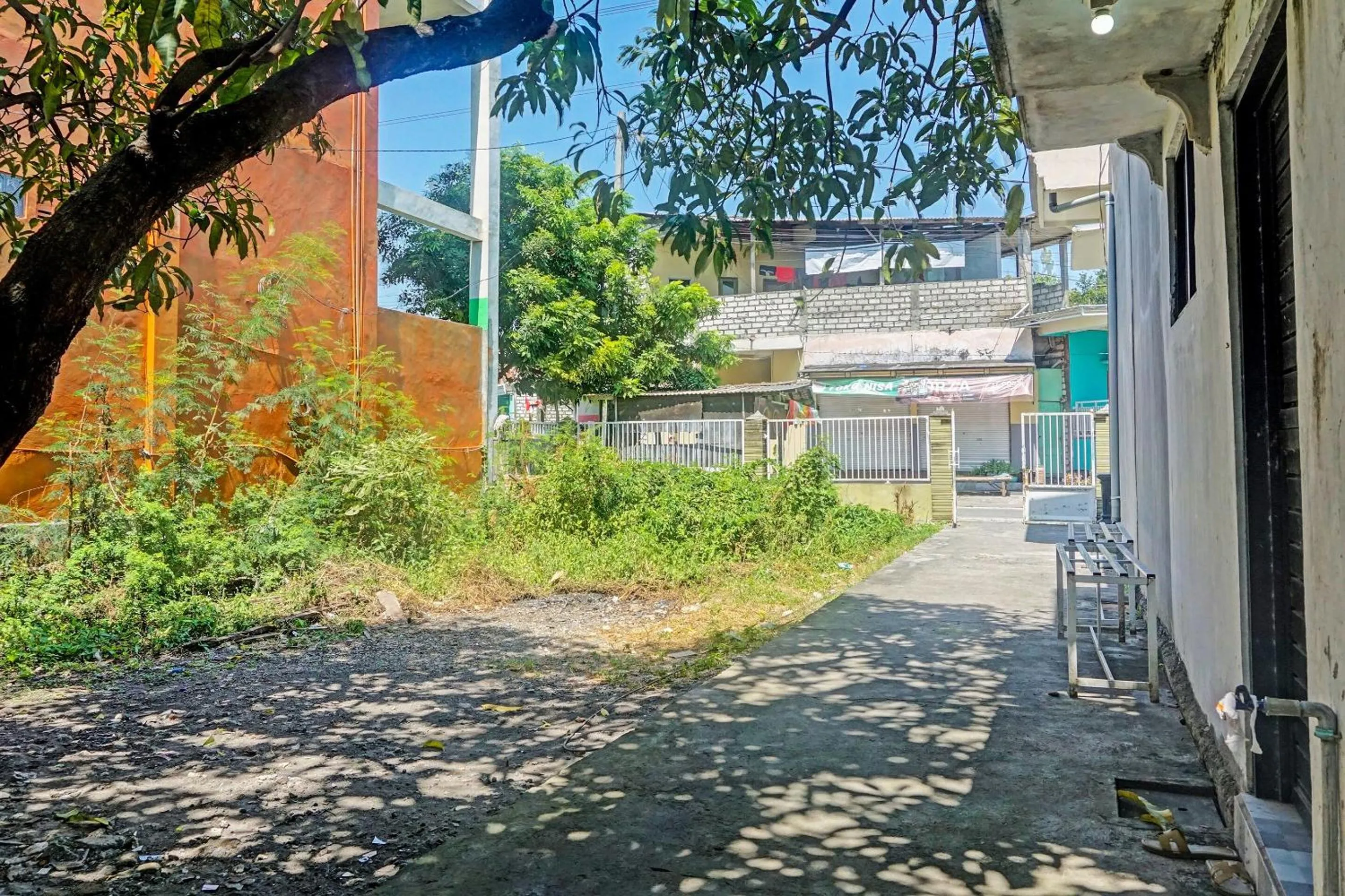 Lobby or reception in OYO Life 91600 Syariah Army Kost & Homestay