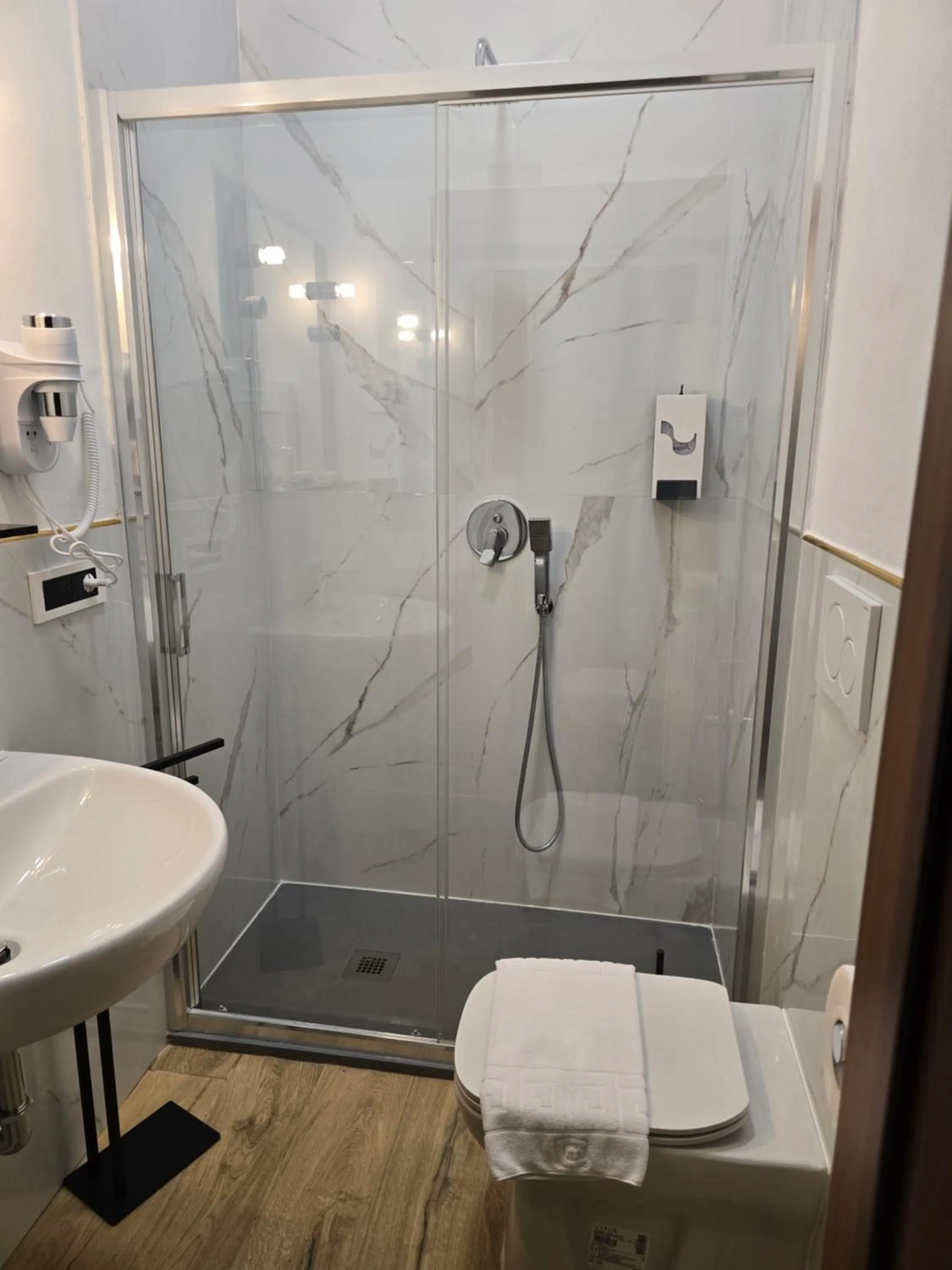 Hotel Alba Serravalle