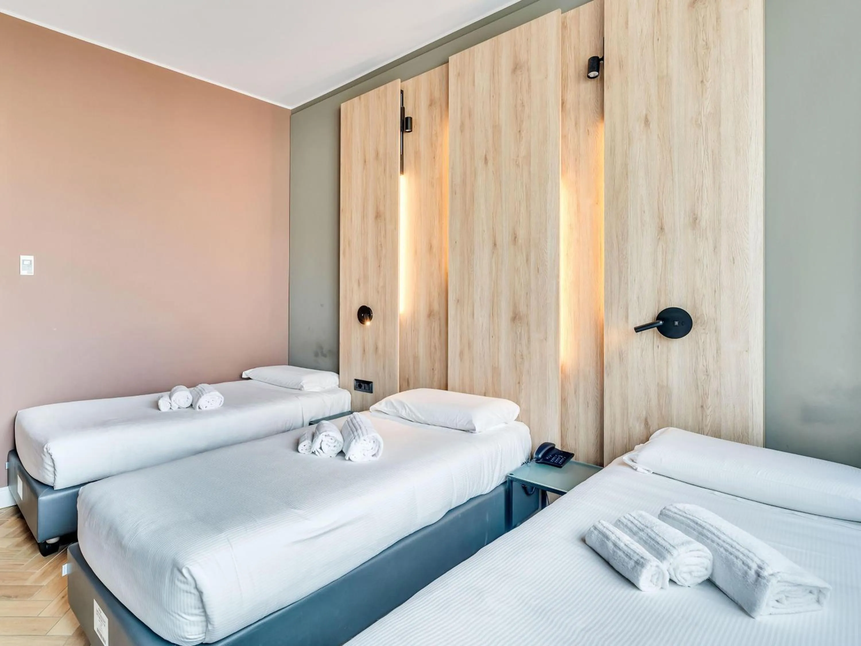 Photo of the whole room, Bed in B&B Hotel Milano Aosta